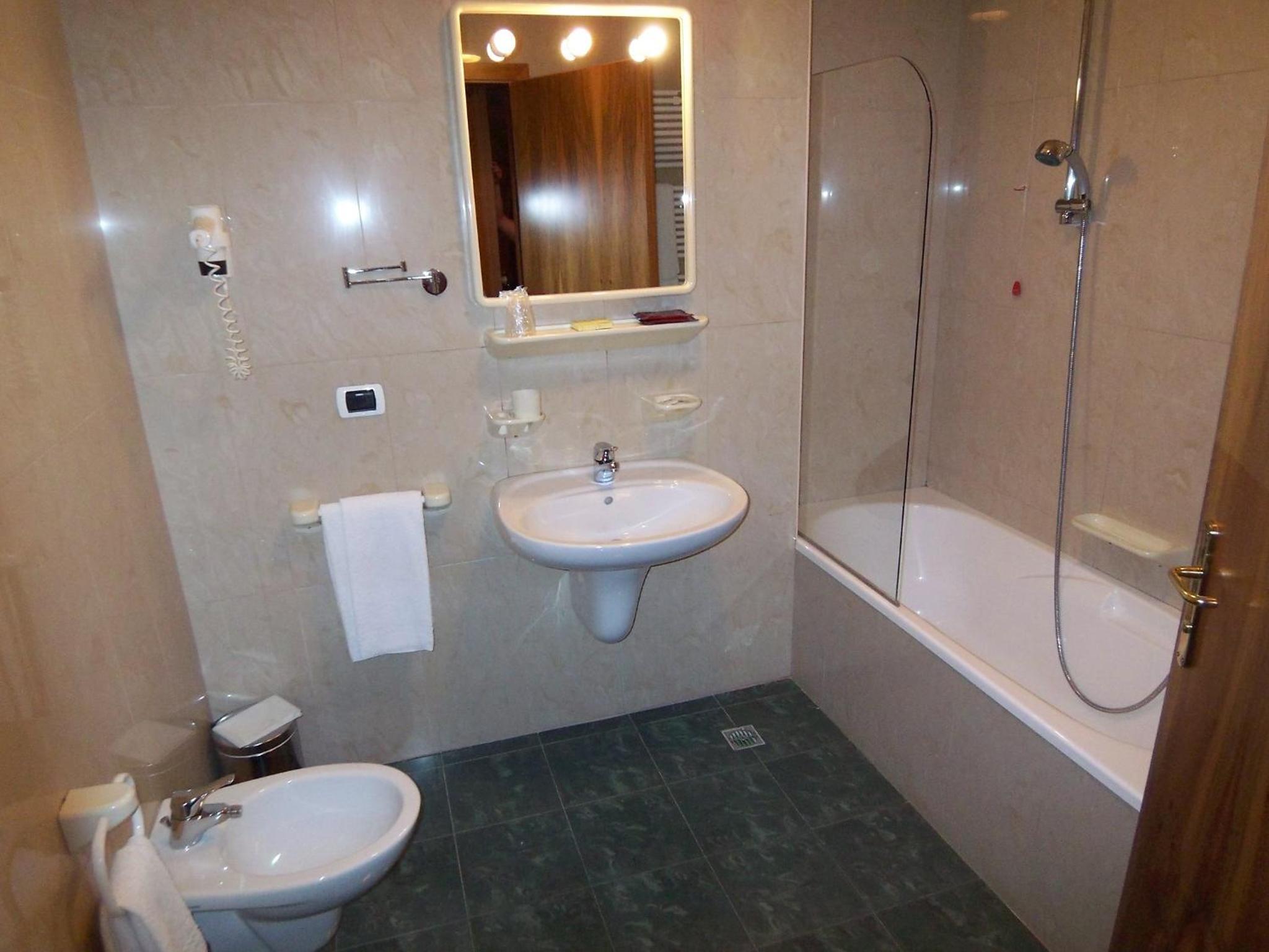 Double Room - Photo 4