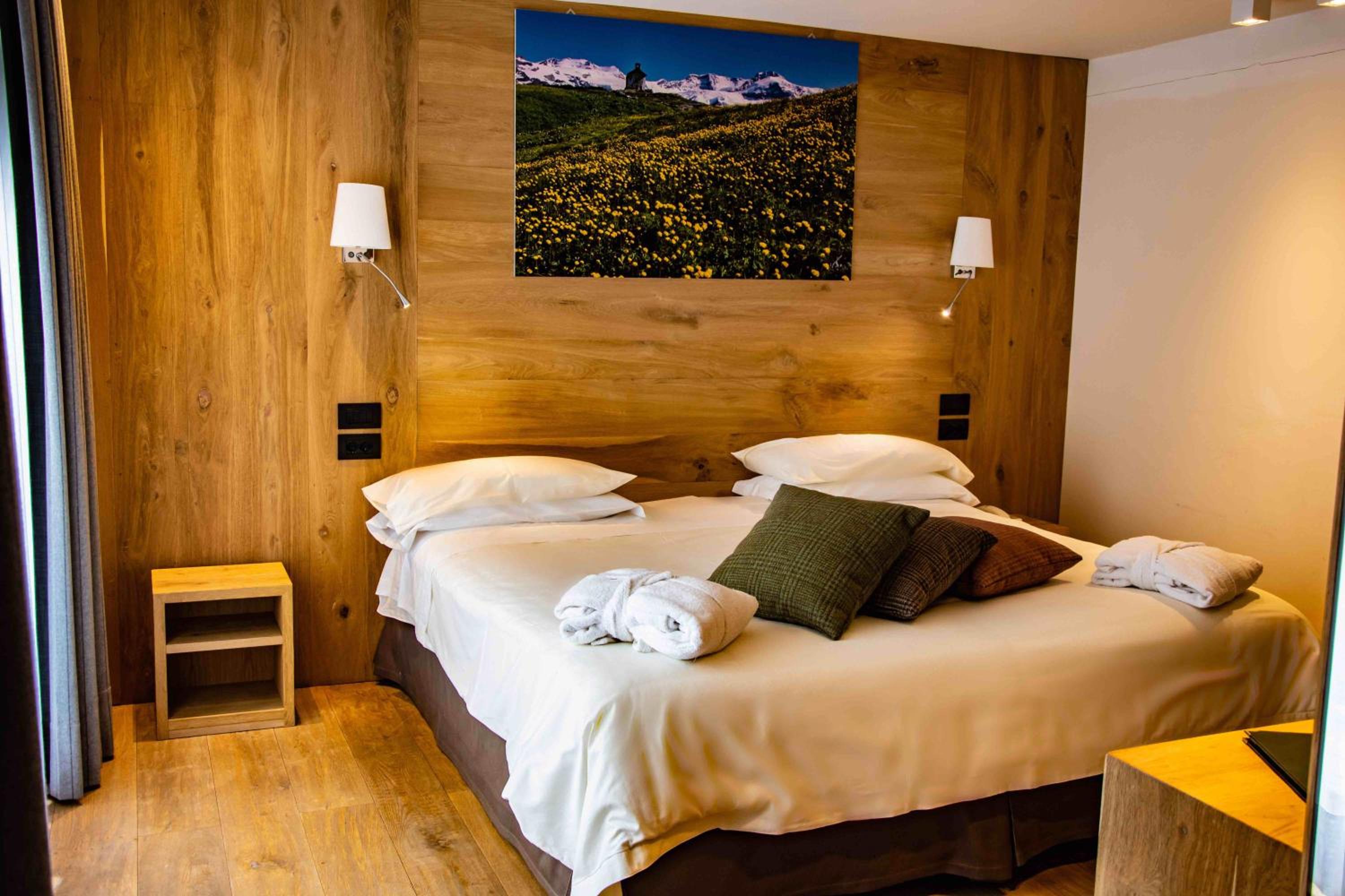 Double or Twin Room - Photo 7