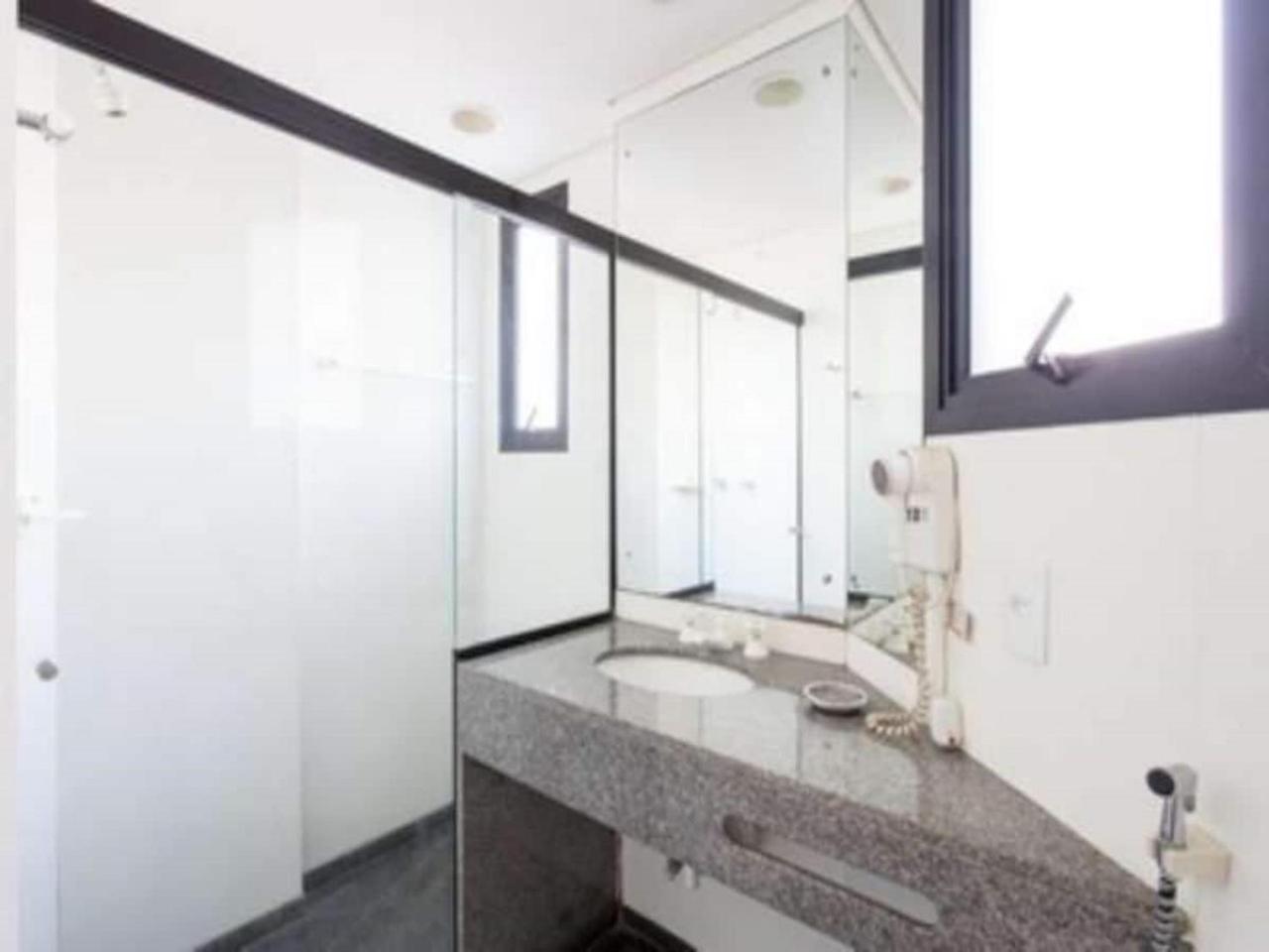 One-Bedroom Apartment - Photo 4