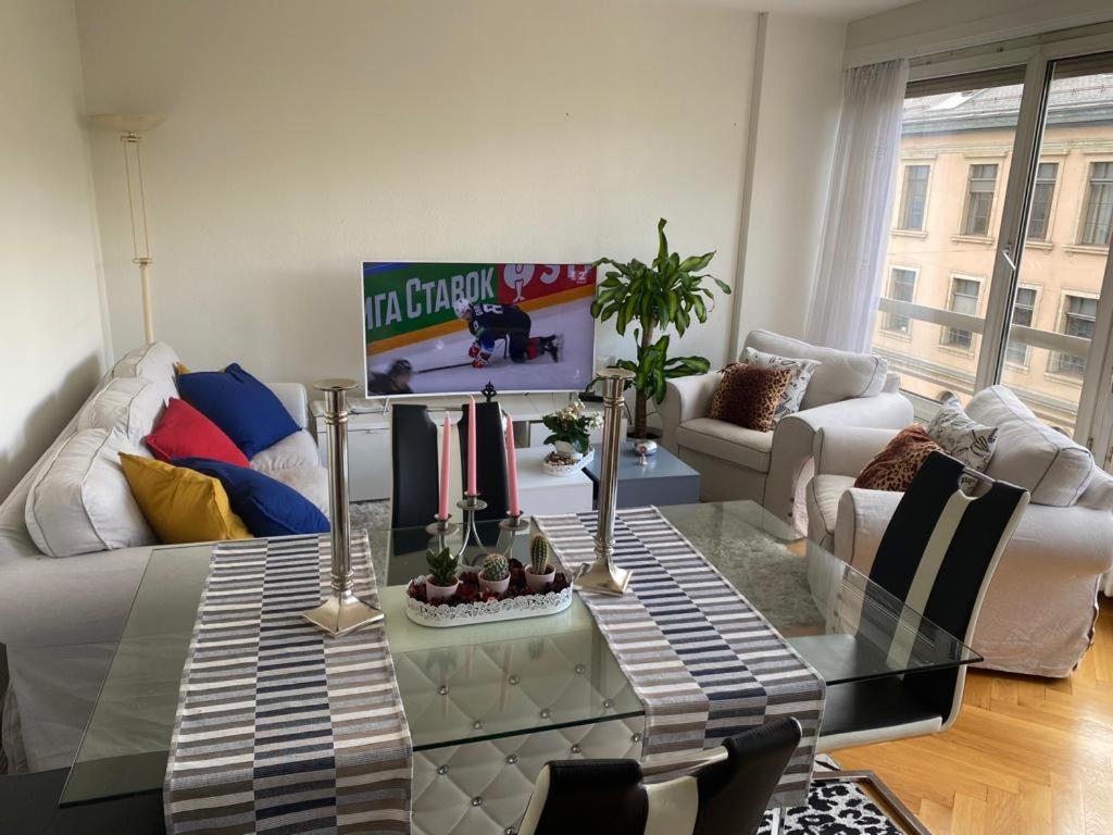 One-Bedroom Apartment photo 1