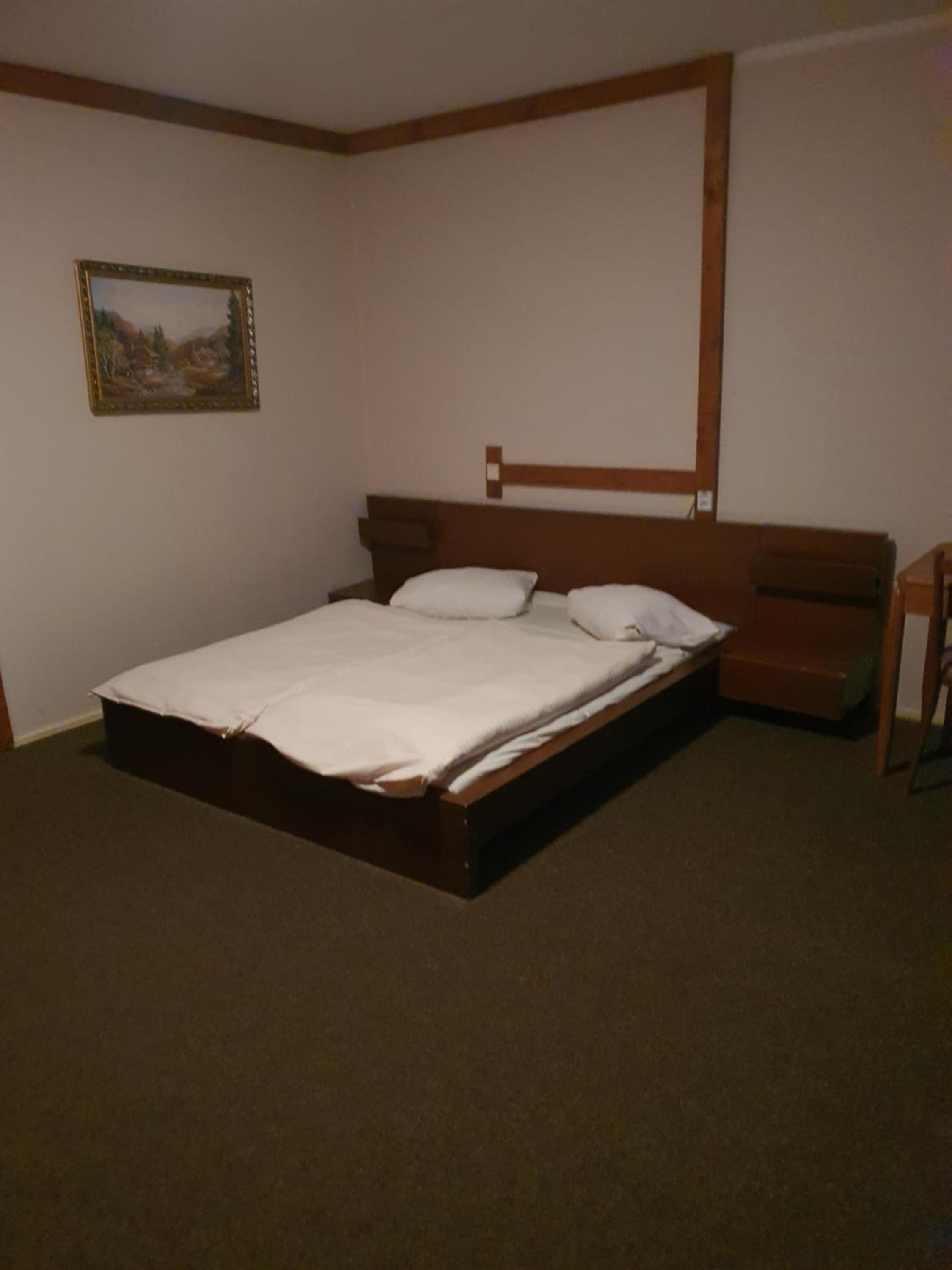 Economy Quadruple Room - Photo 2