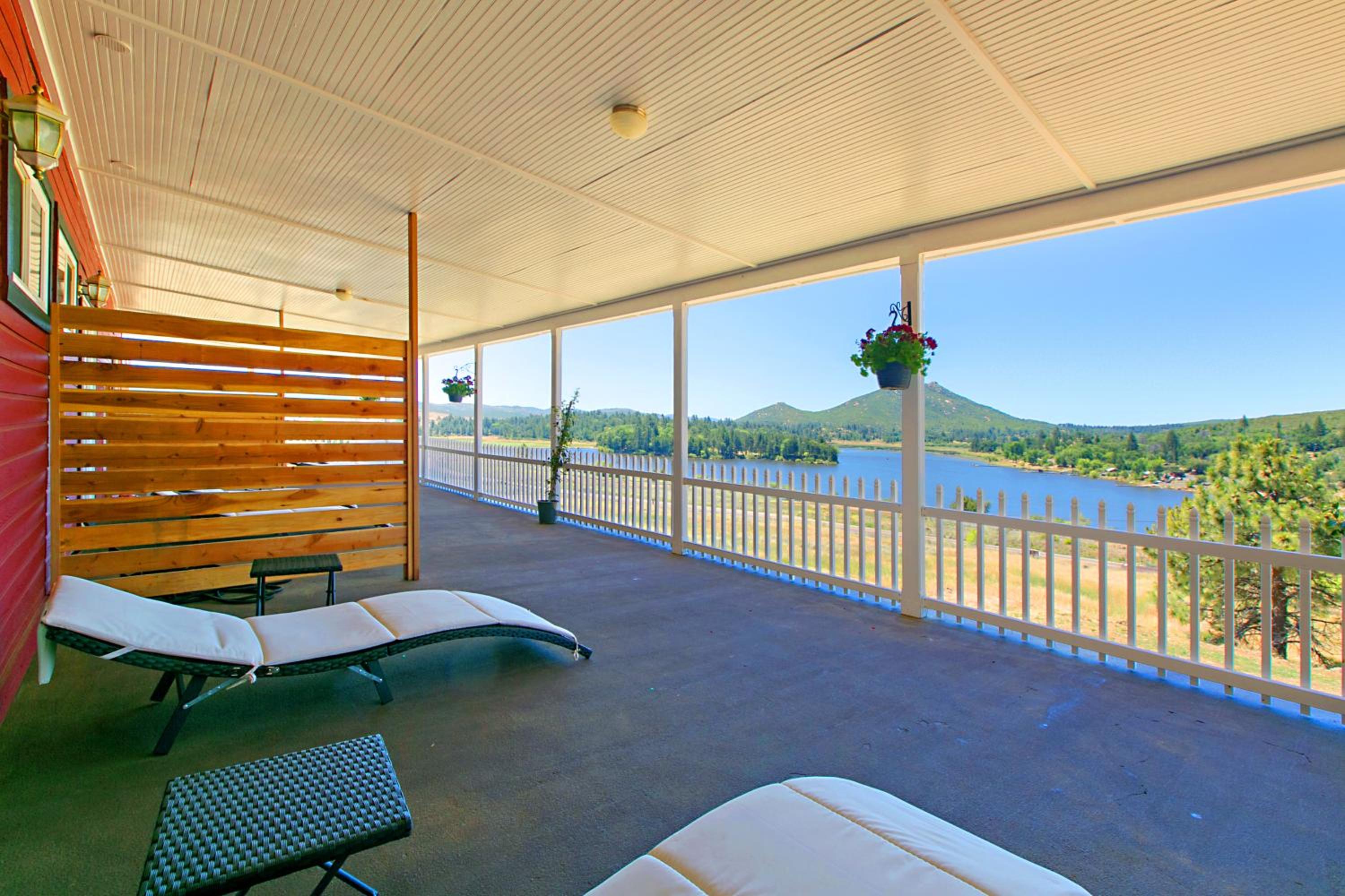 Double Room with Lake View - Photo 5