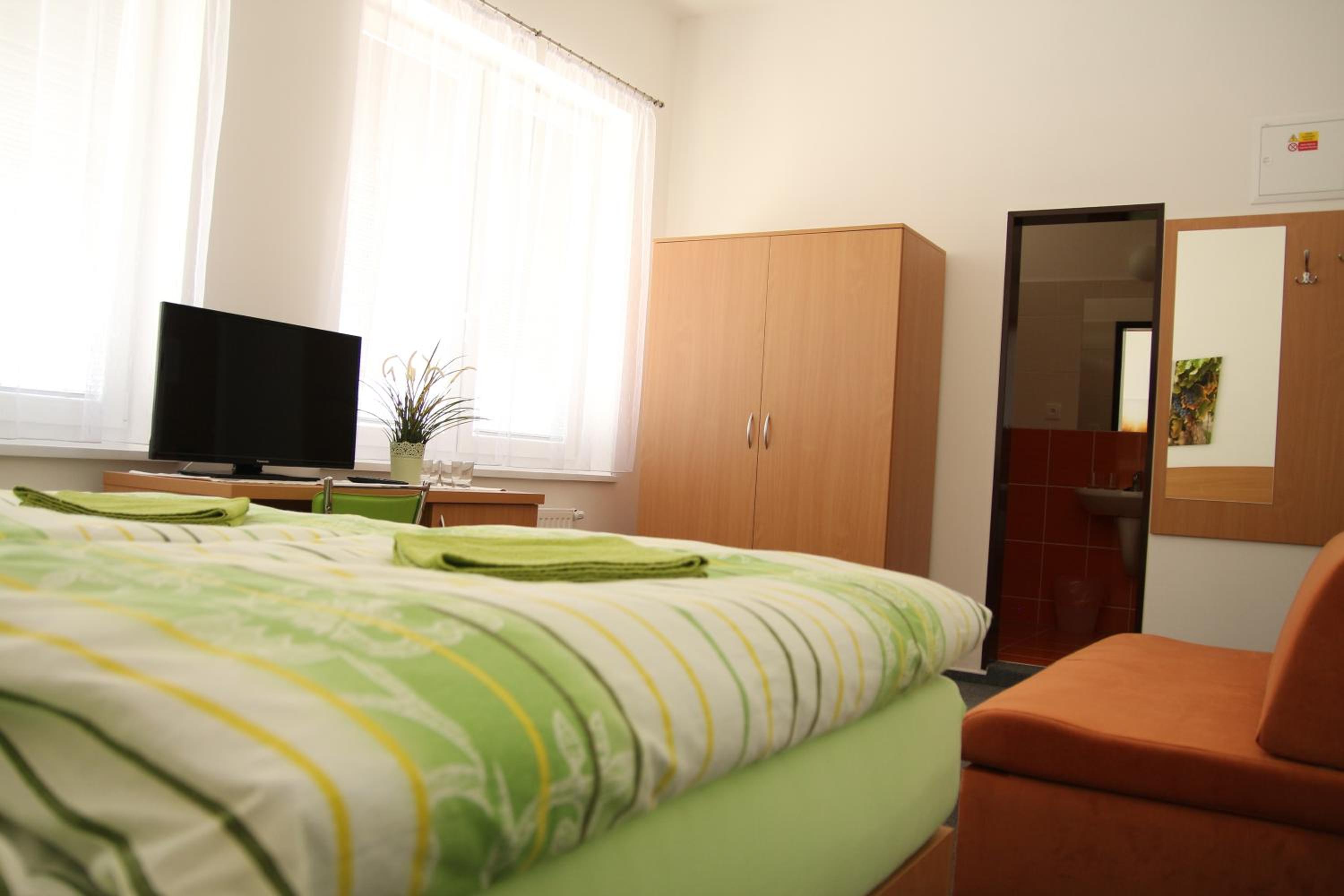 Double or Twin Room with Bathroom photo 3