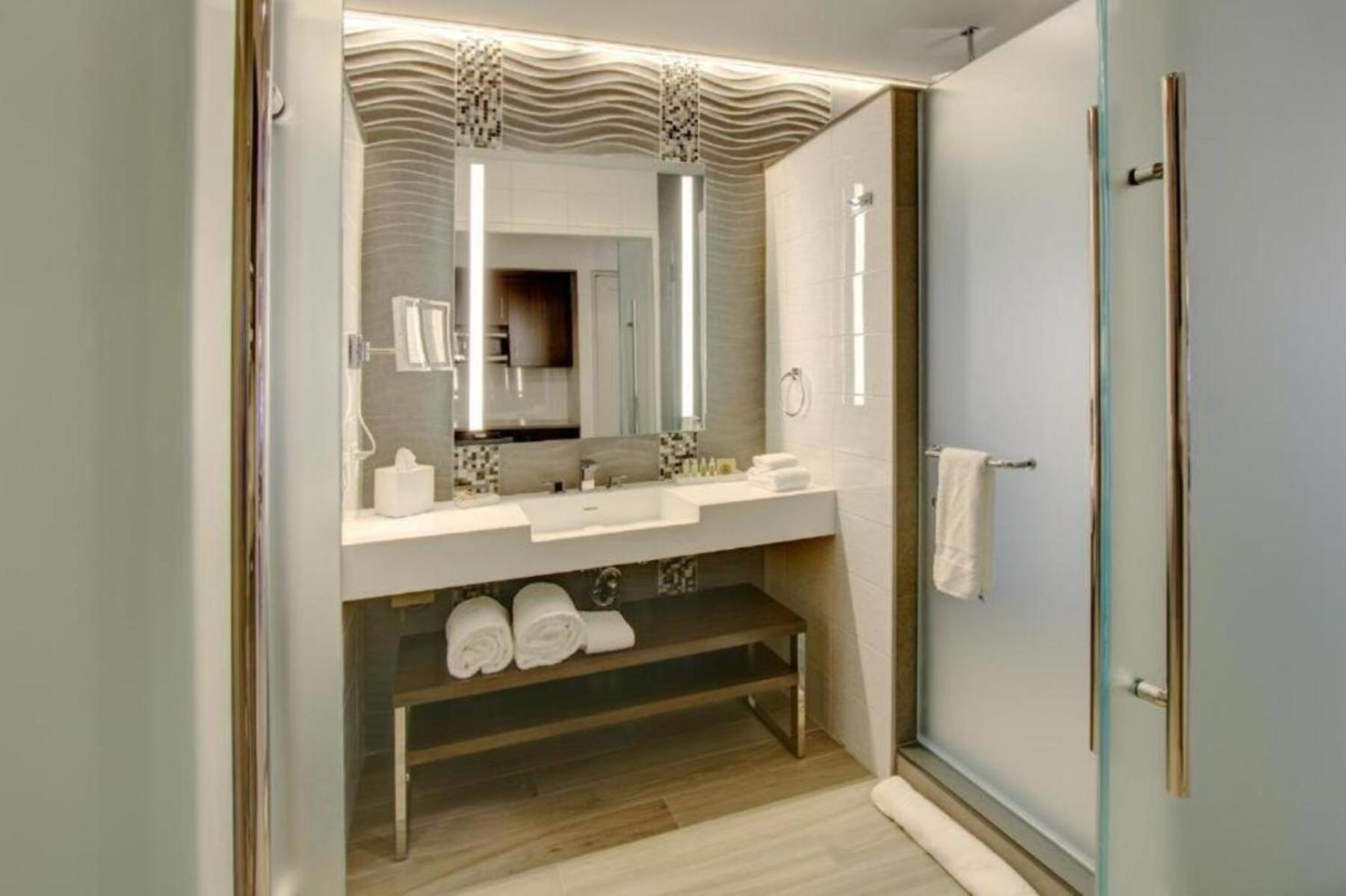 Executive Suite photo 2