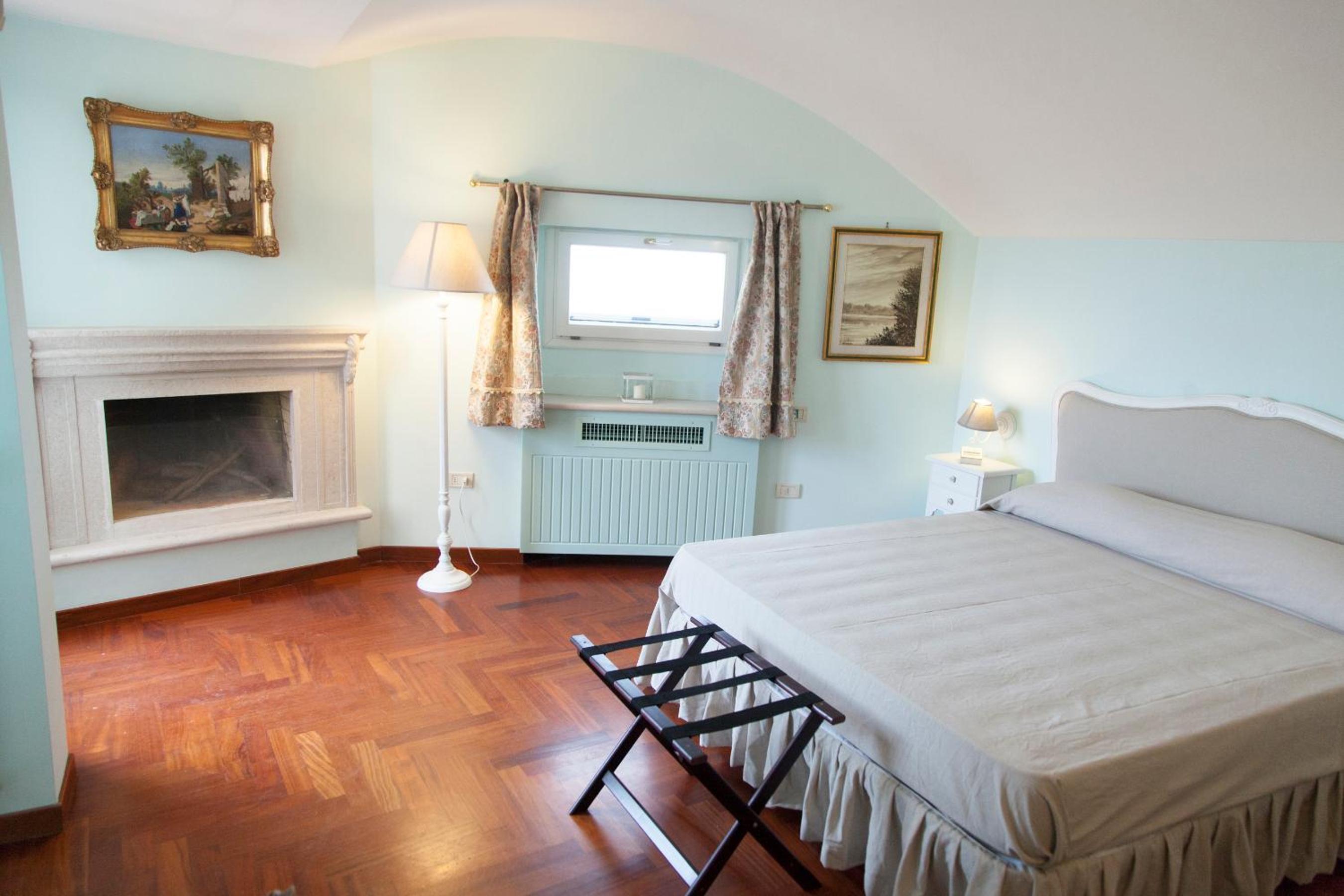 Junior Suite with Terrace/Garden and Sea View