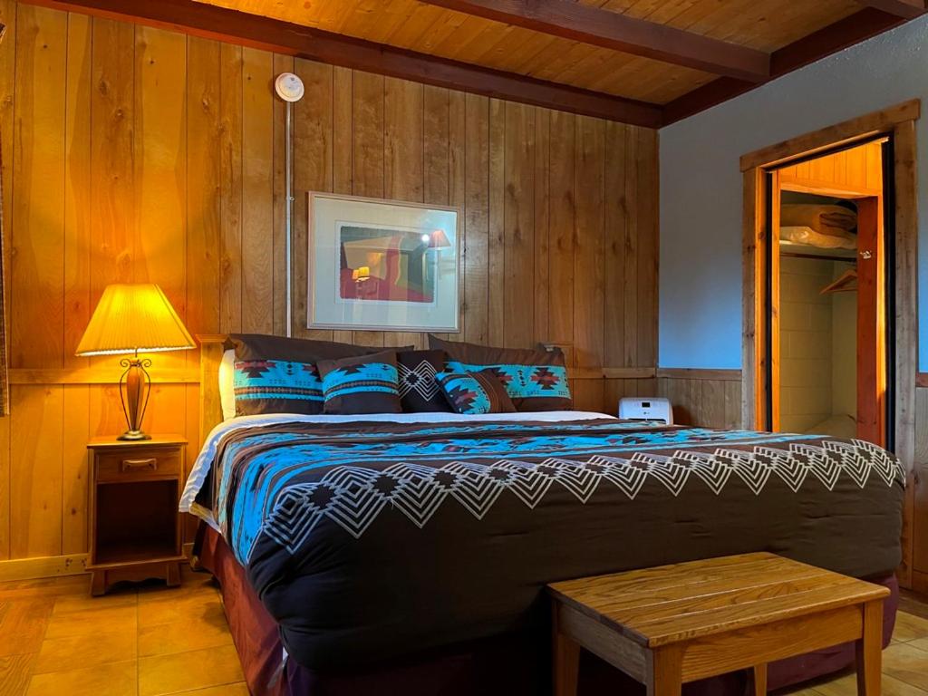 Standard King Room - Photo 6