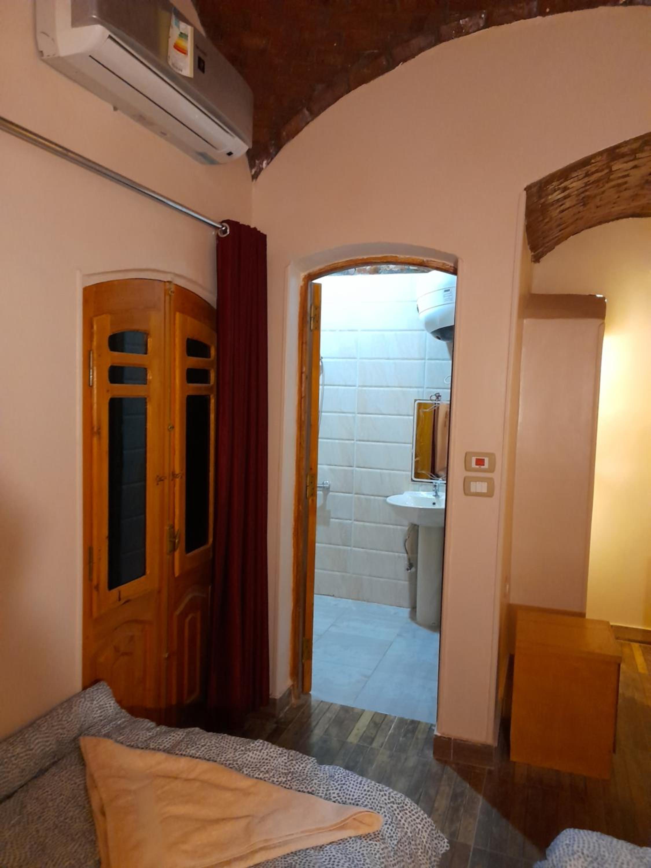 Twin Room with Private Bathroom photo 1