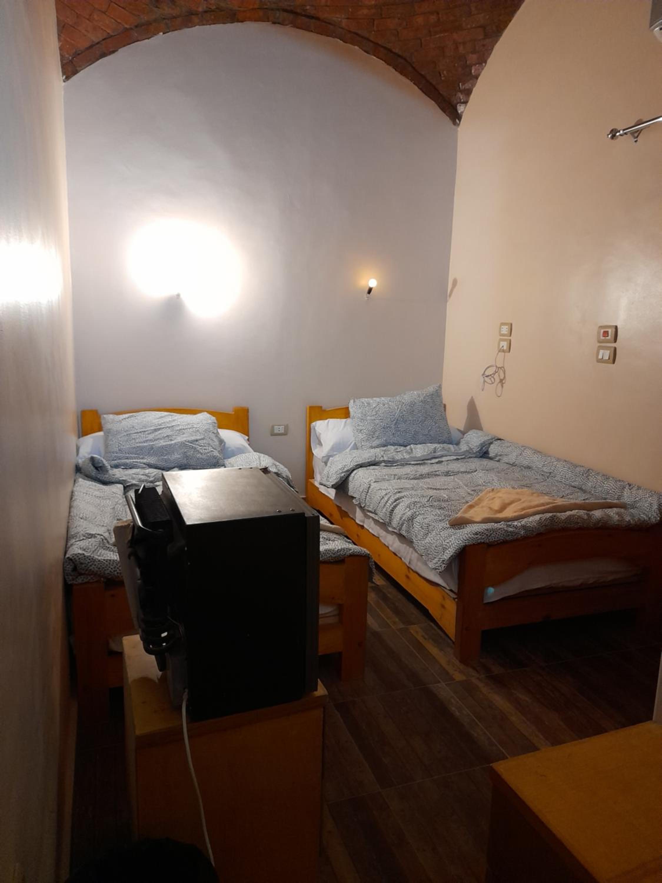 Twin Room with Private Bathroom photo 2