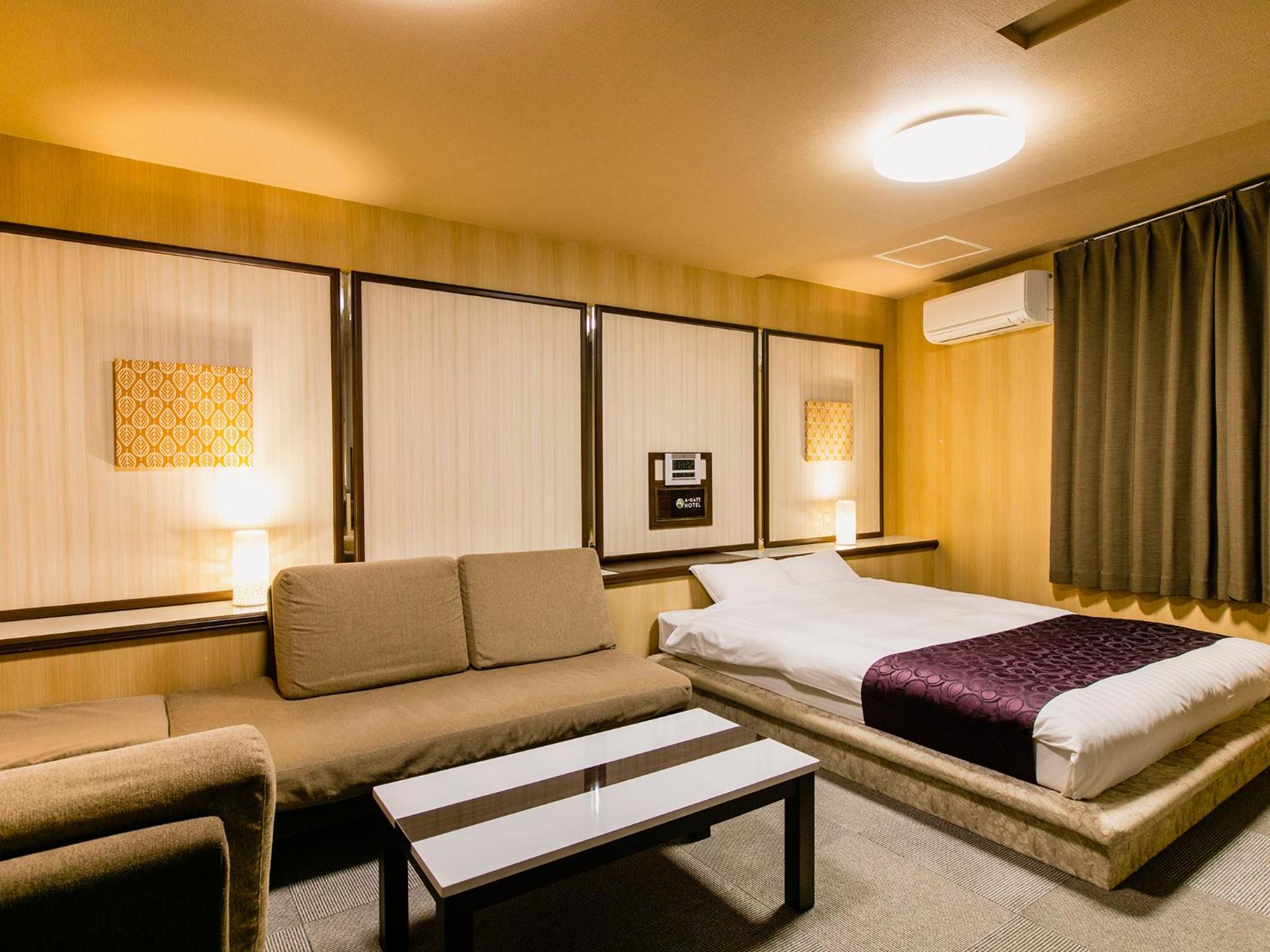 Double Room with Private Bathroom - Photo 8