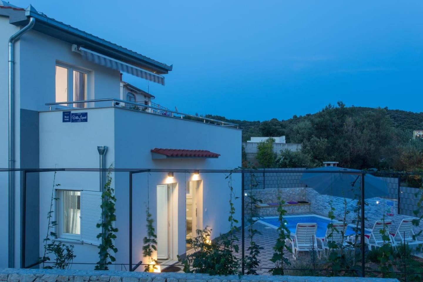 Three-Bedroom Holiday Home  photo 2