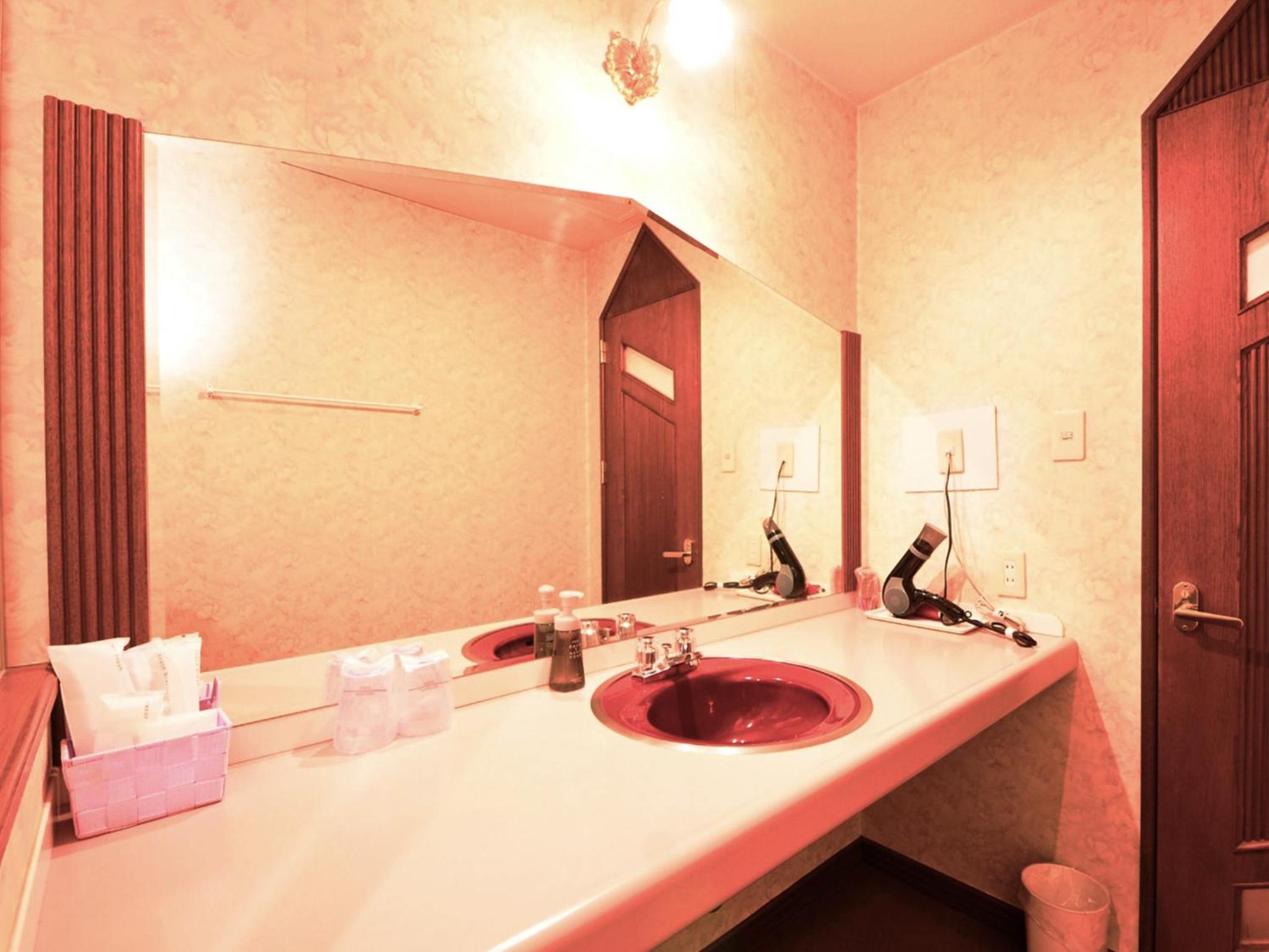 Double Room with Private Bathroom - Photo 7