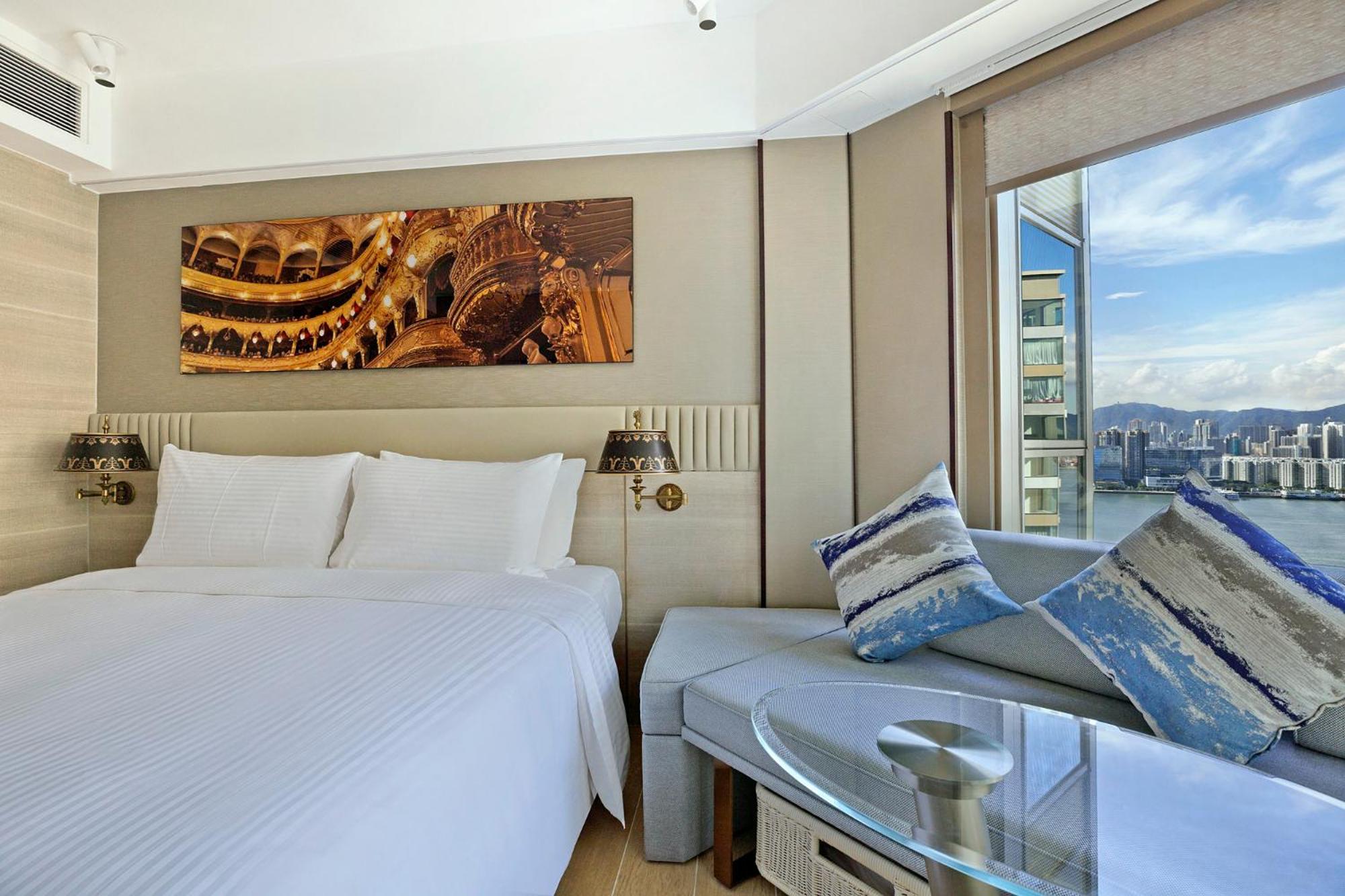 Alex Clover Seaview Room 