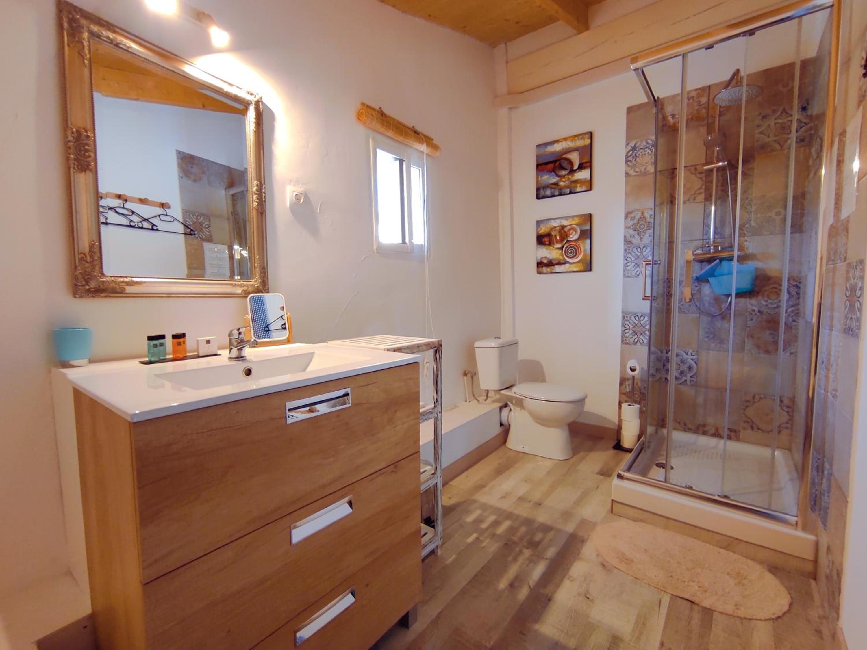 Deluxe King Room photo 2