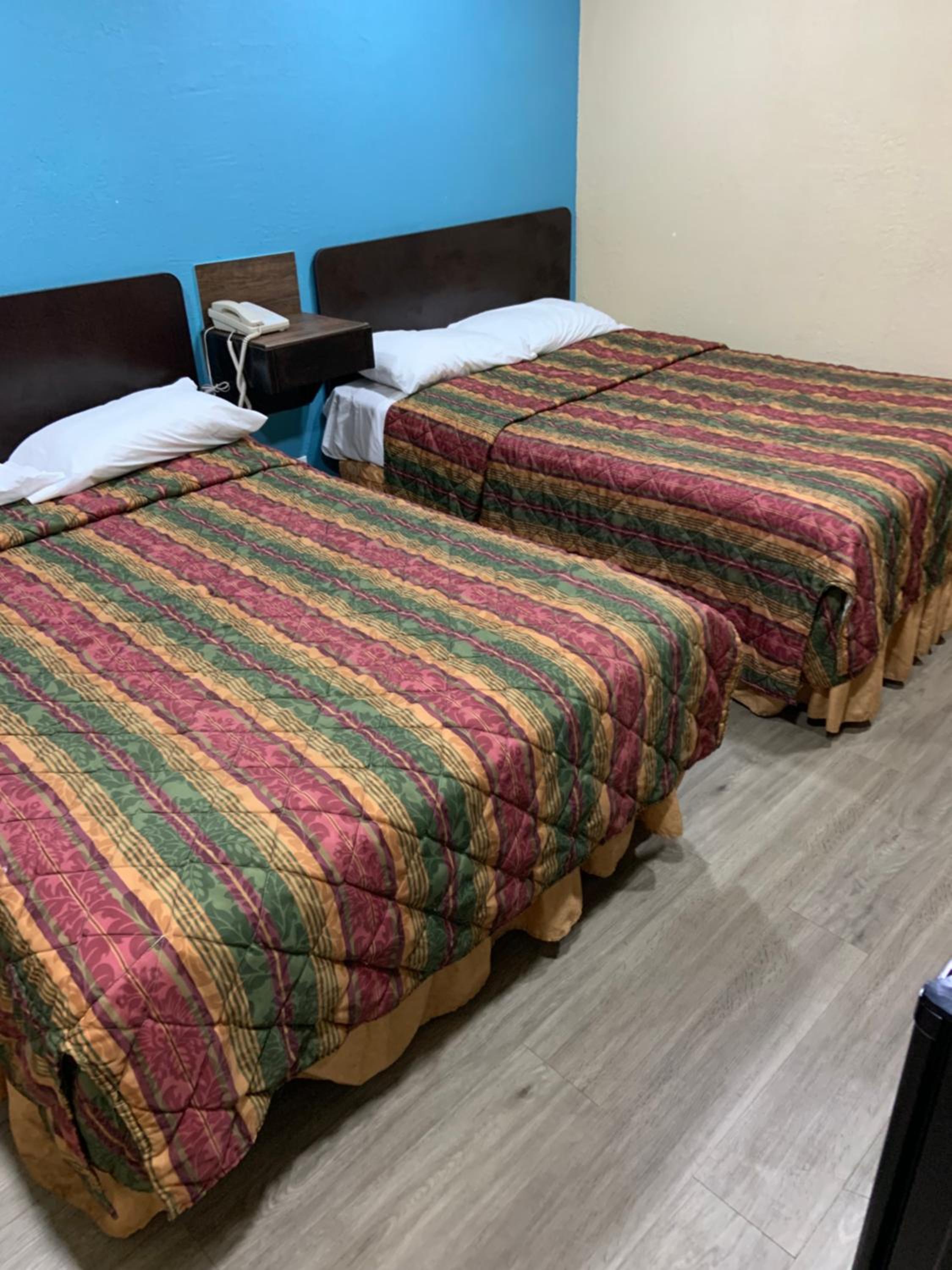 Queen Room with Two Queen Beds - Photo 1