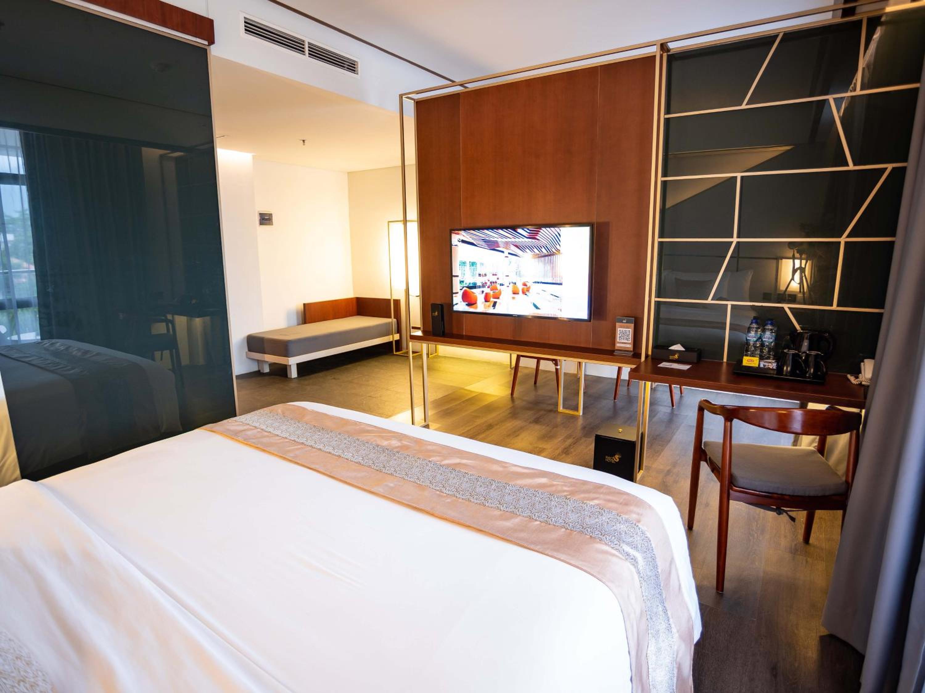 Executive Room - Photo 2