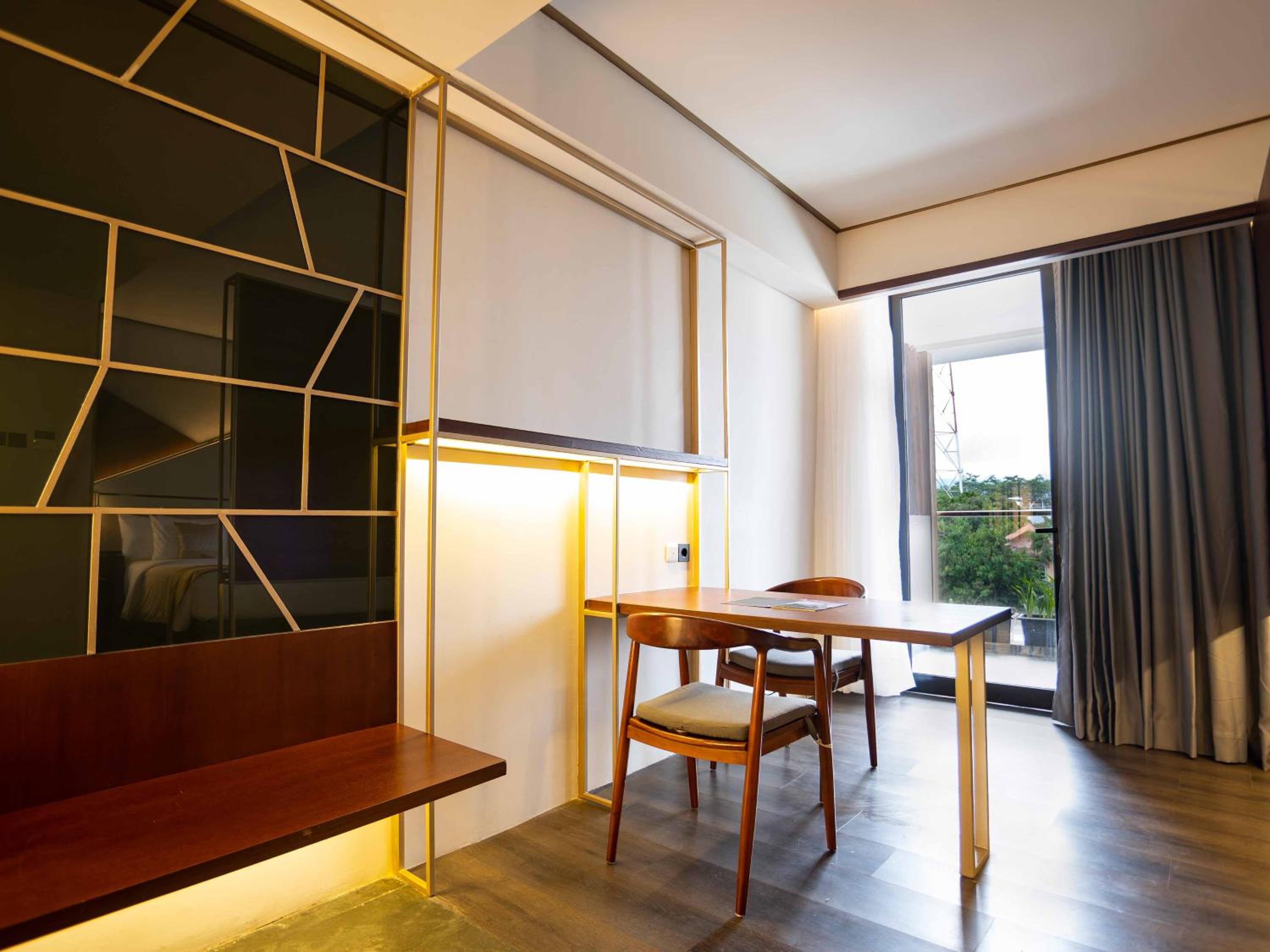 Executive Room - Photo 3