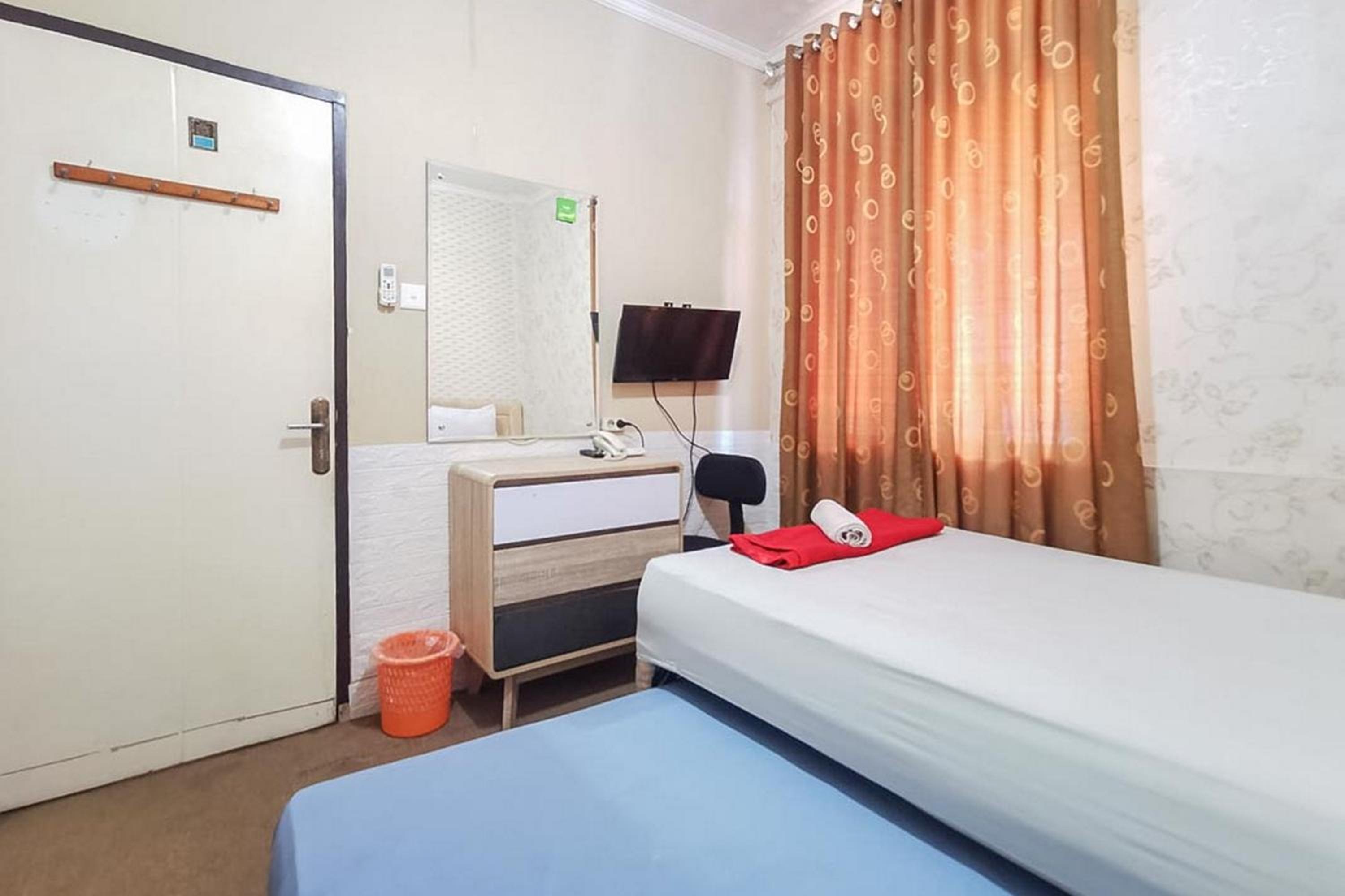 Twin Room - Photo 3