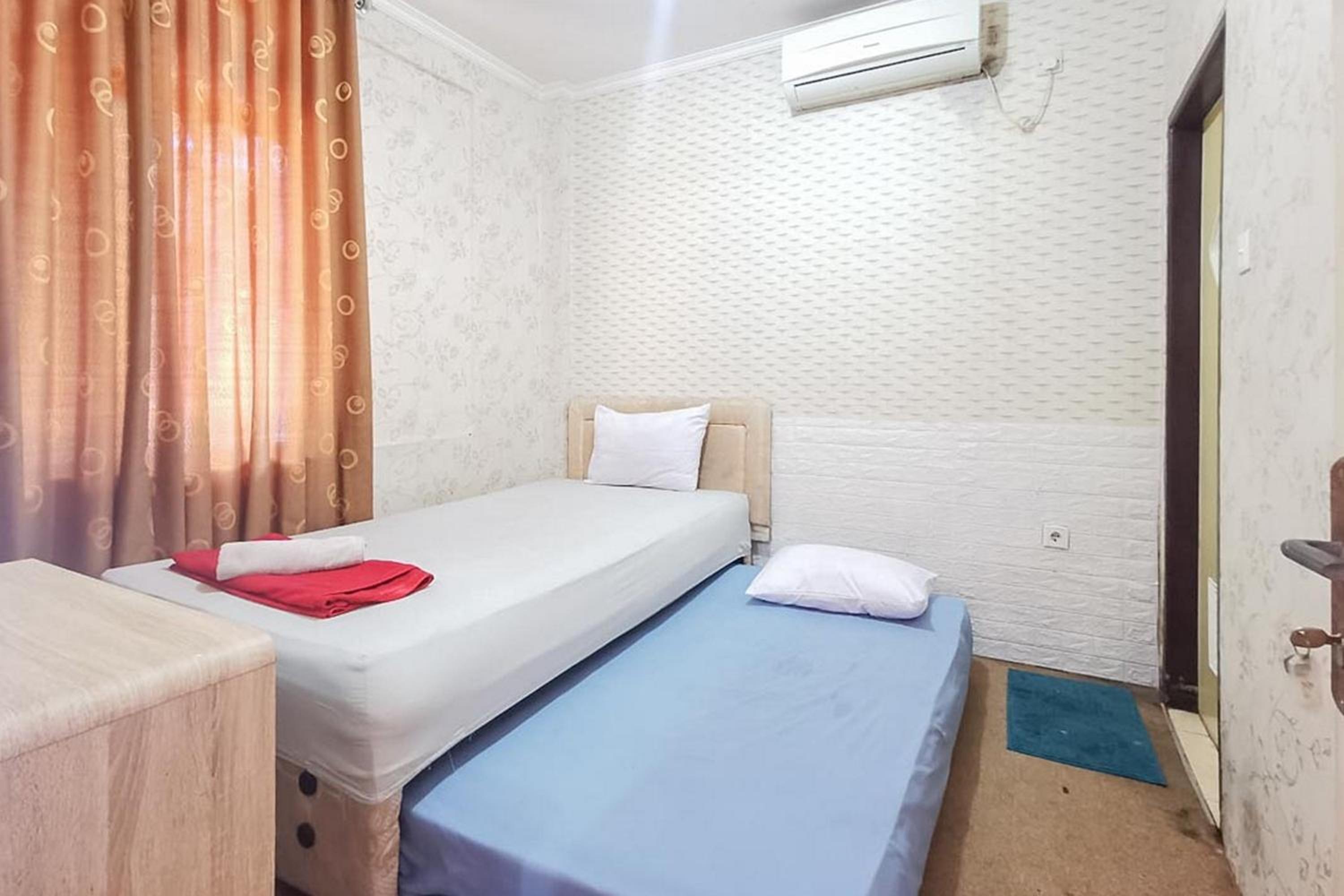 Twin Room - Photo 1