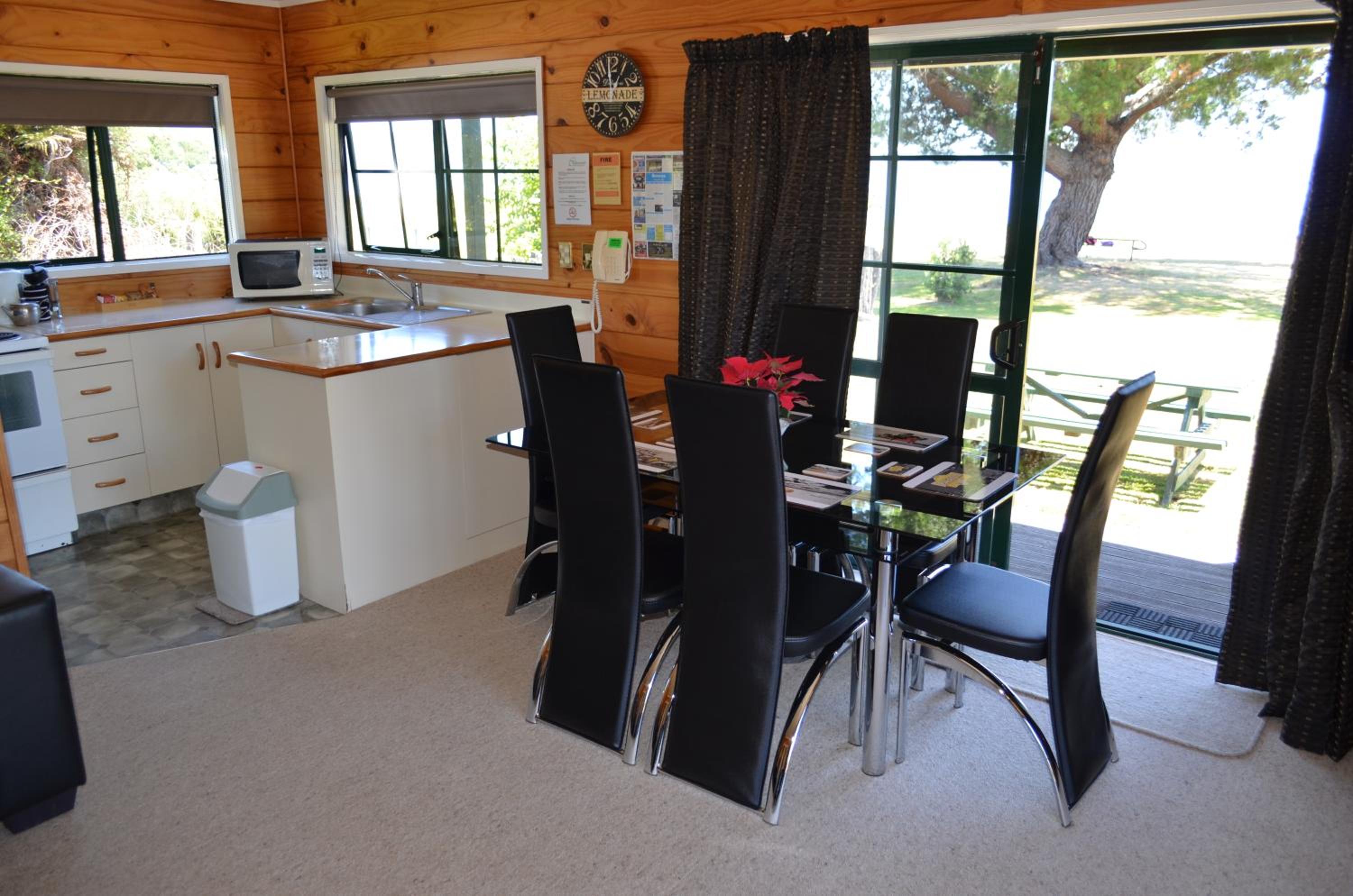 Two-Bedroom Apartment with Lake View - Photo 15