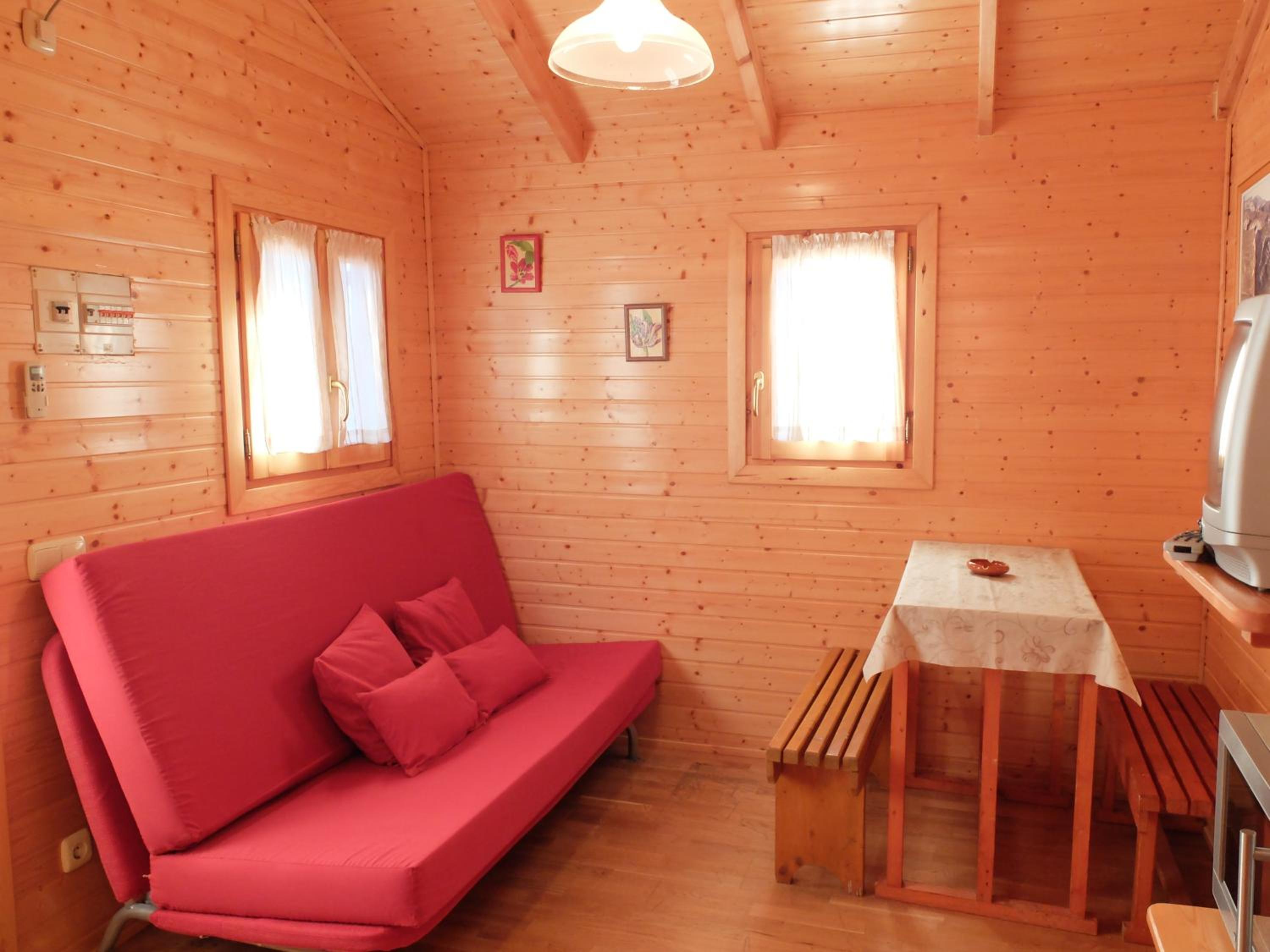 Bungalow (4 Adults)