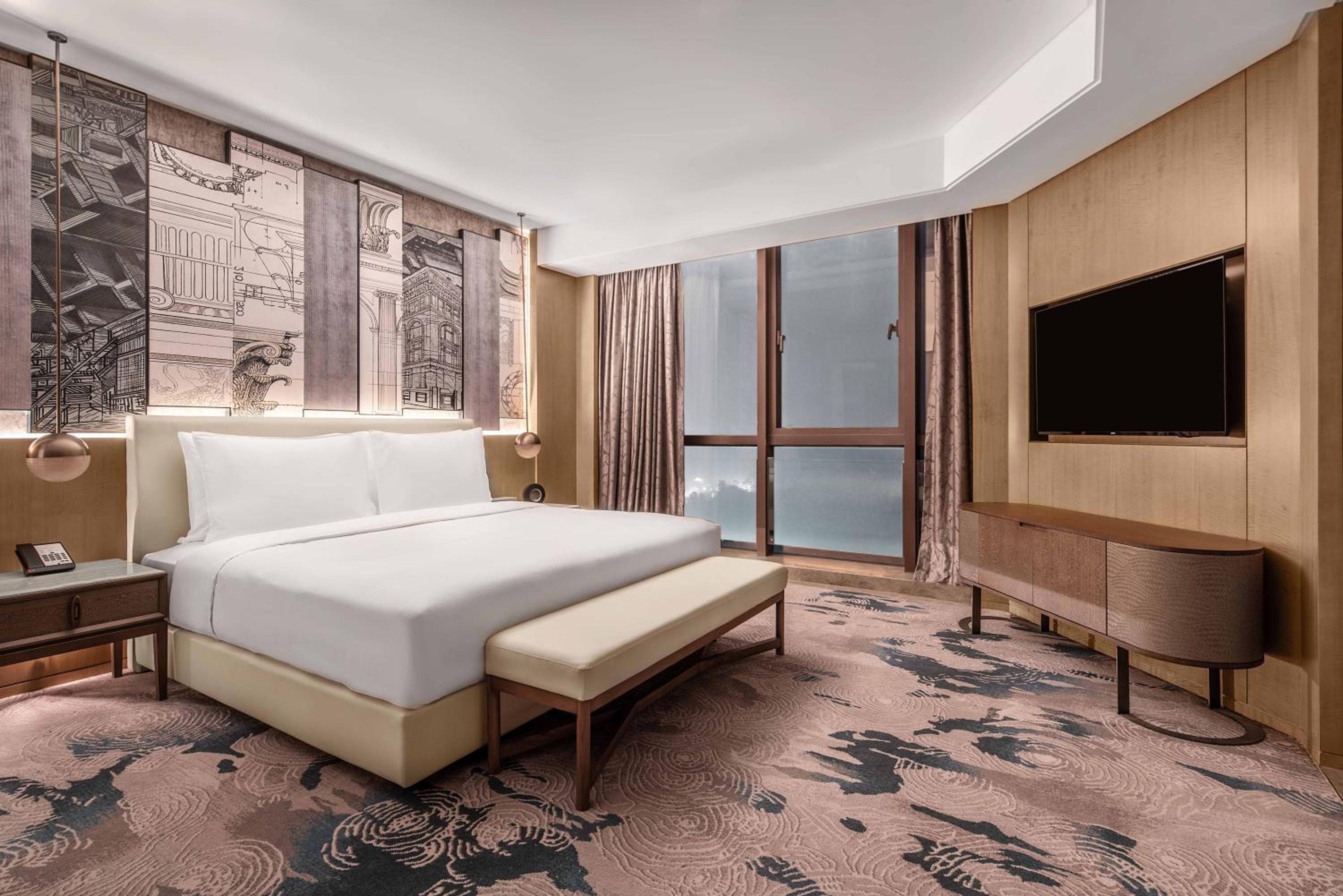 Executive Suite - Photo 4