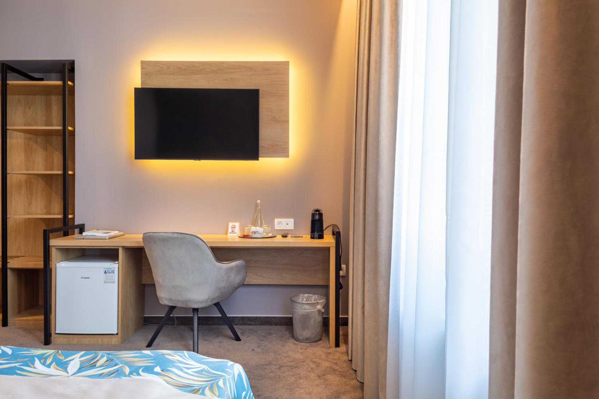 Standard Double Room - Photo 10