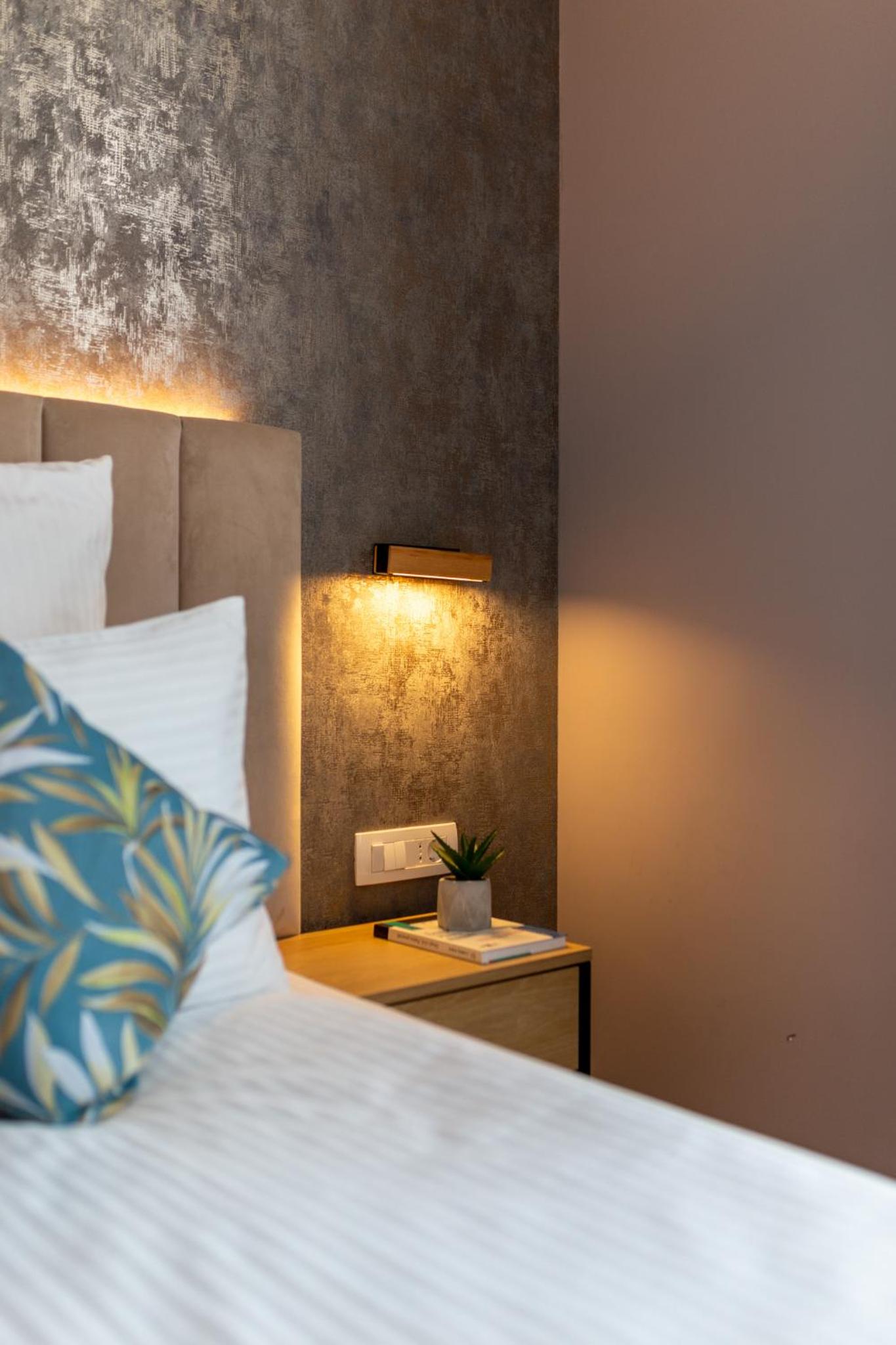 Standard Double Room - Photo 11