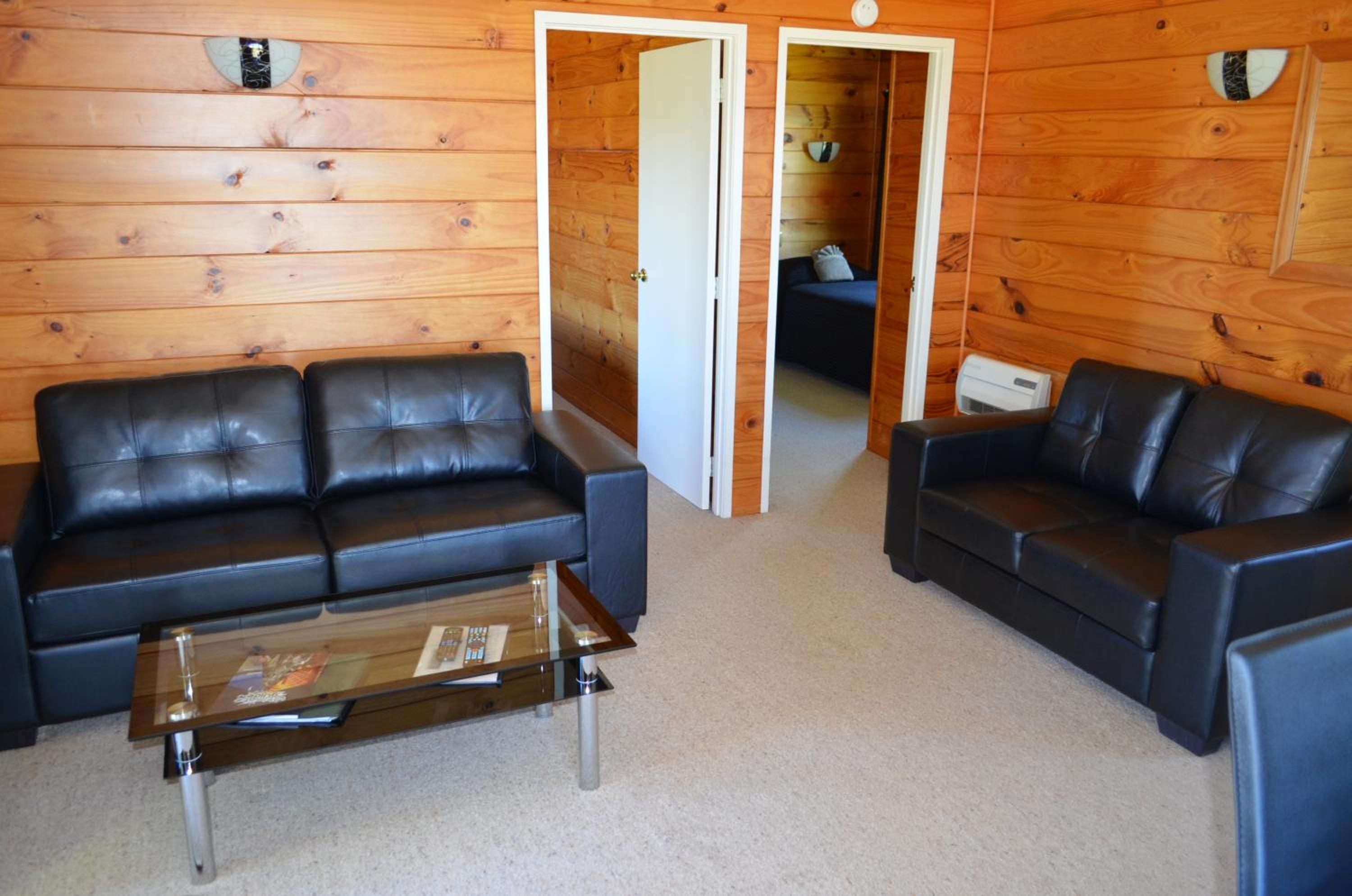 Two-Bedroom Apartment with Lake View - Photo 12
