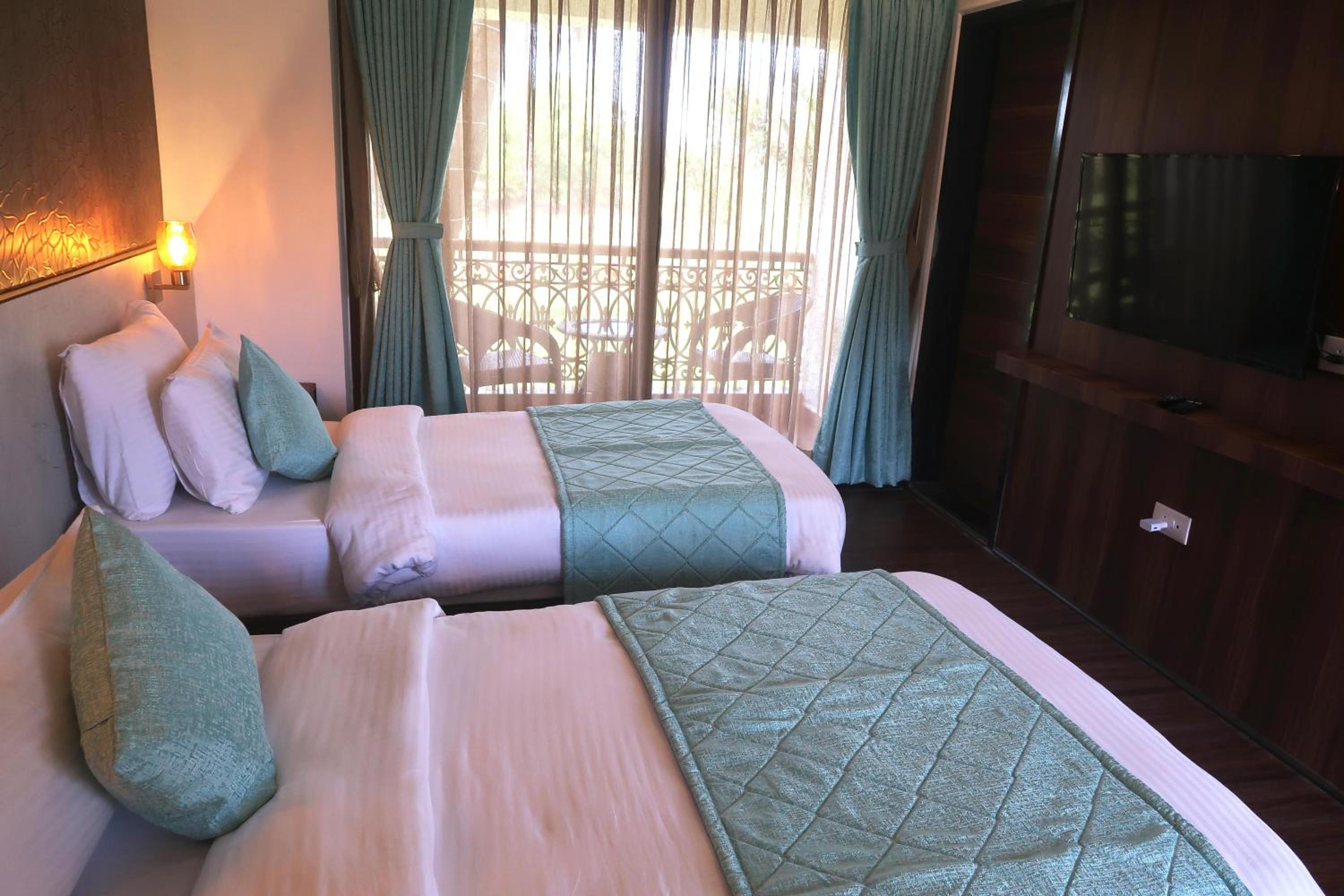Garden View Twin Room - Photo 9
