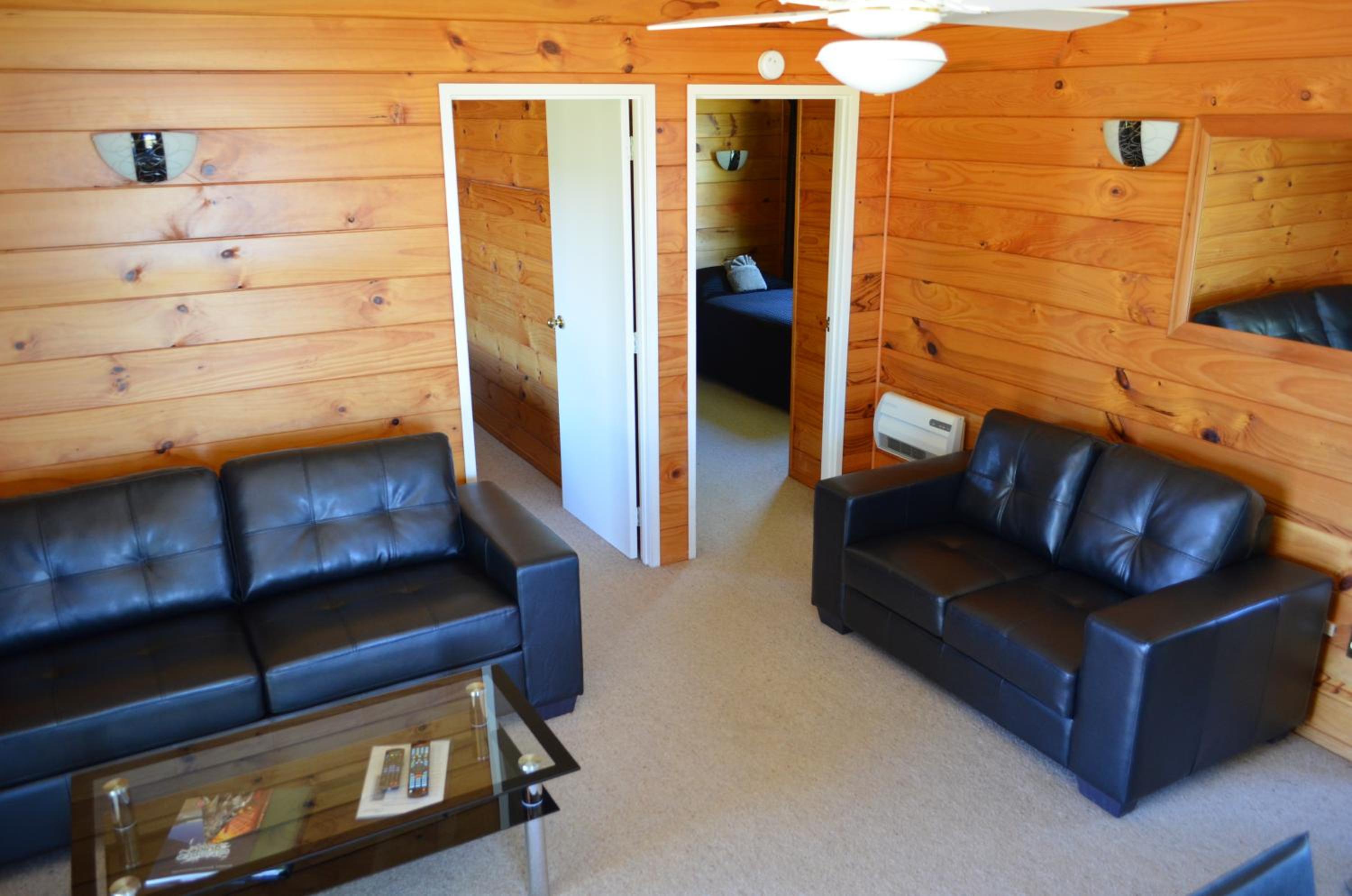 Two-Bedroom Apartment with Lake View - Photo 17