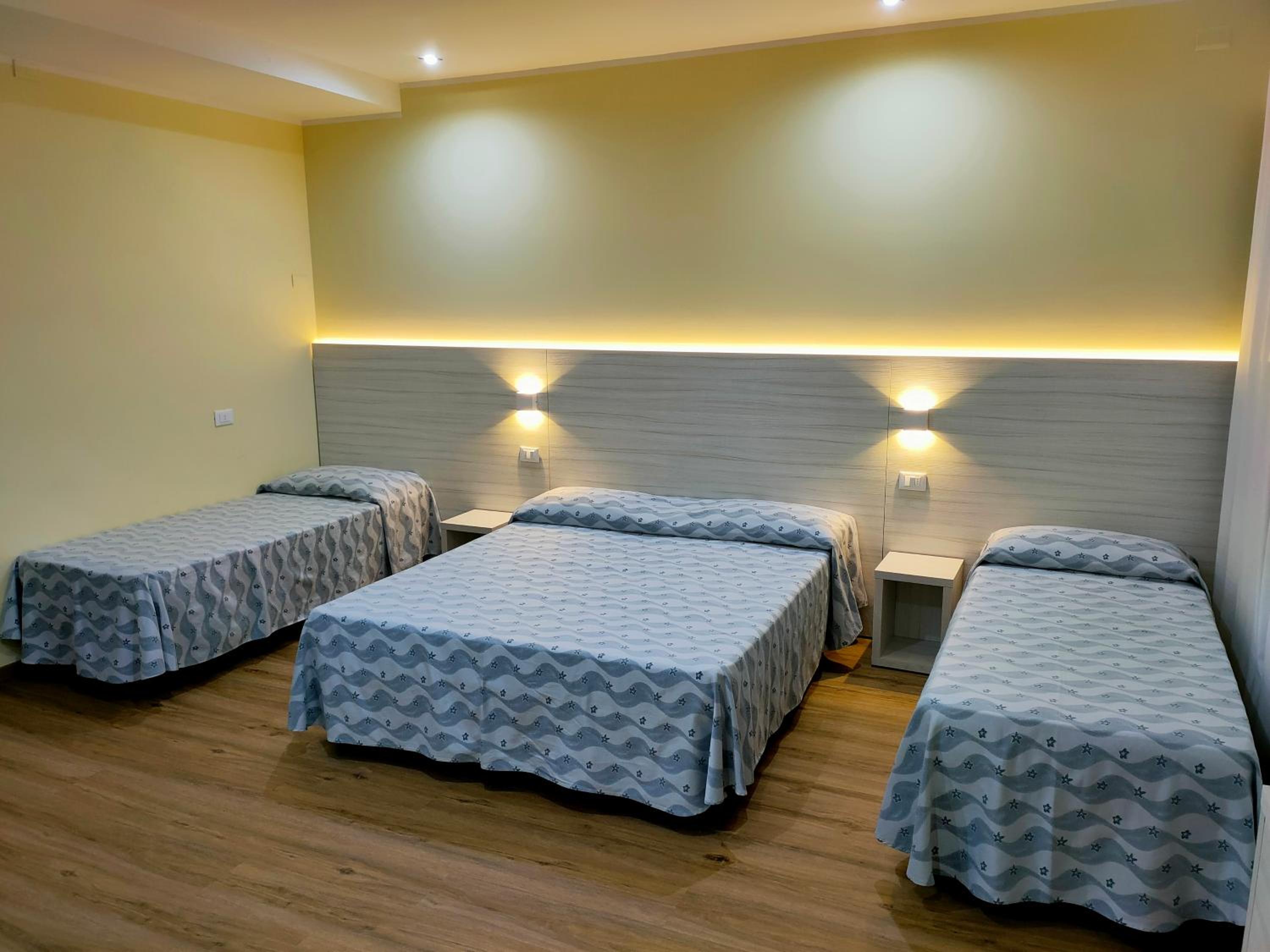 Quintuple Room - Photo 2