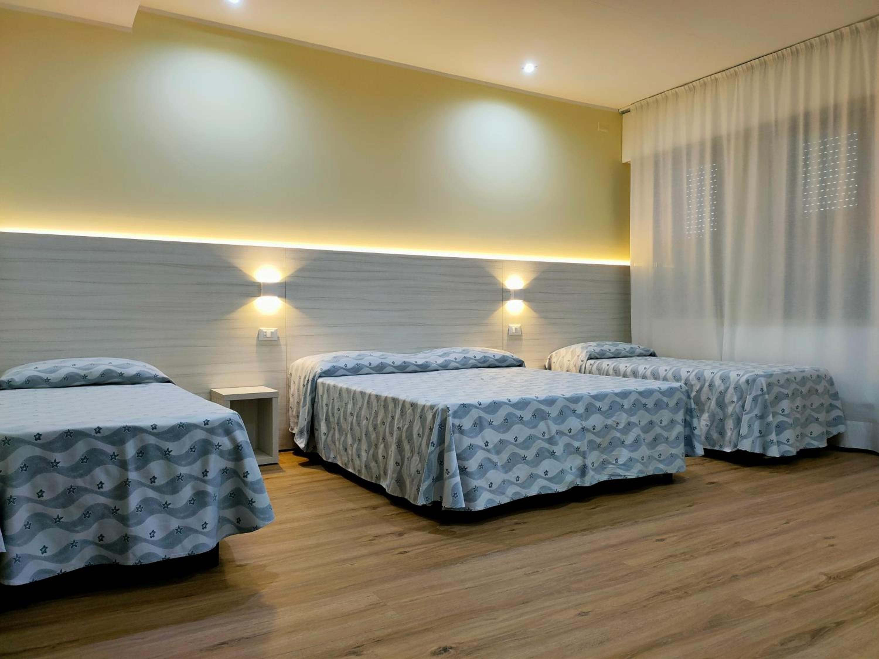 Quintuple Room - Photo 1