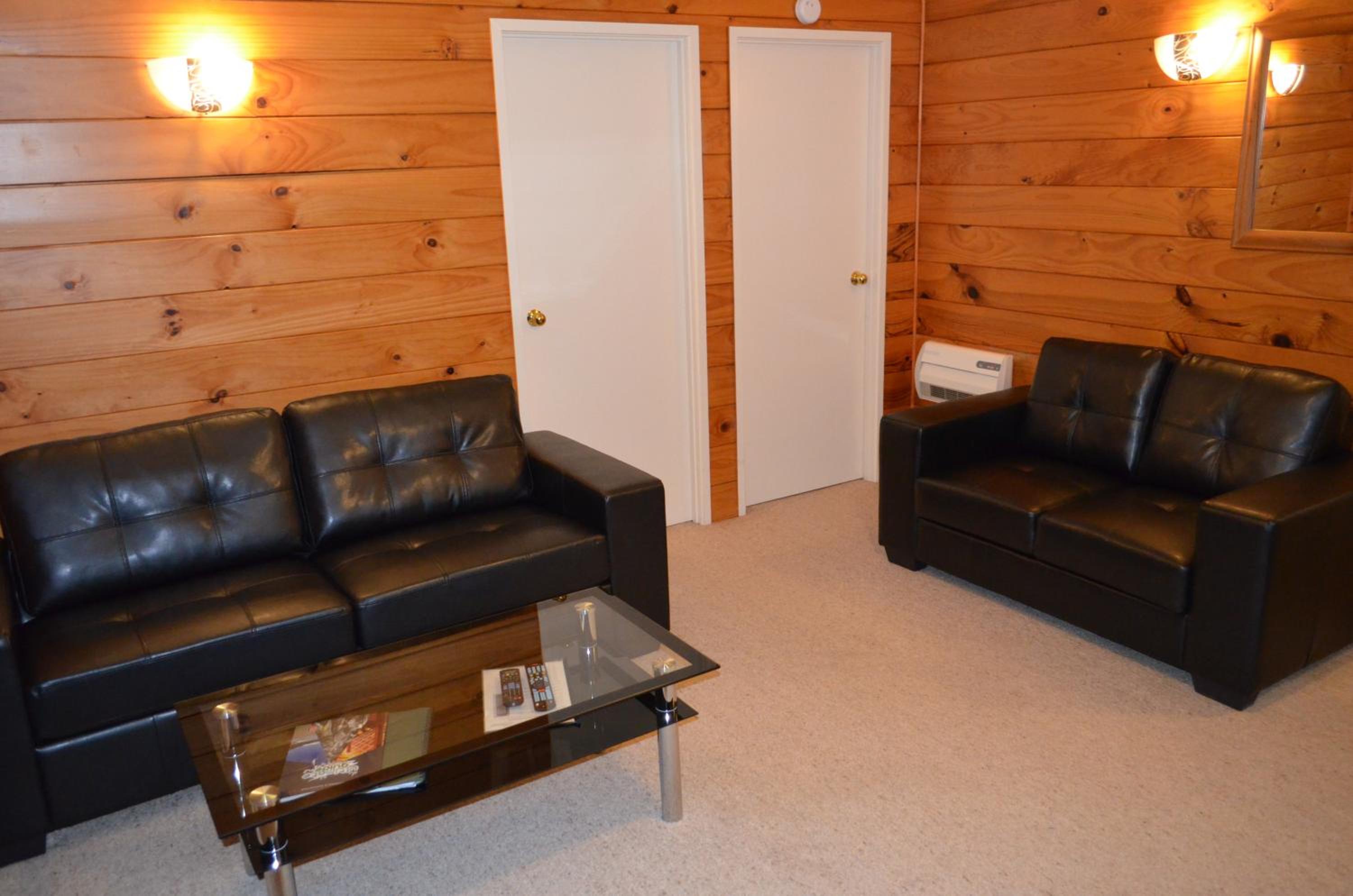 Two-Bedroom Apartment with Lake View - Photo 14