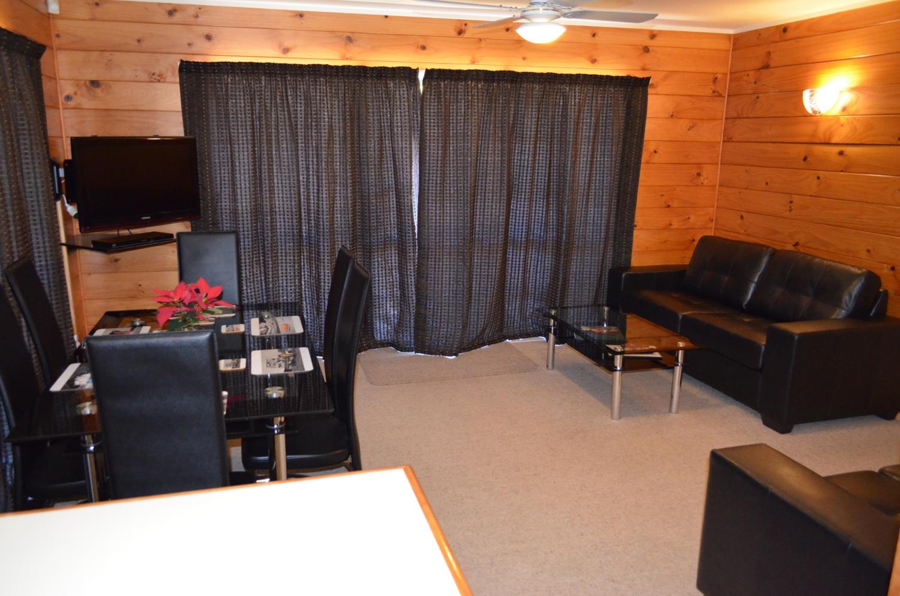 Two-Bedroom Apartment with Lake View - Photo 19