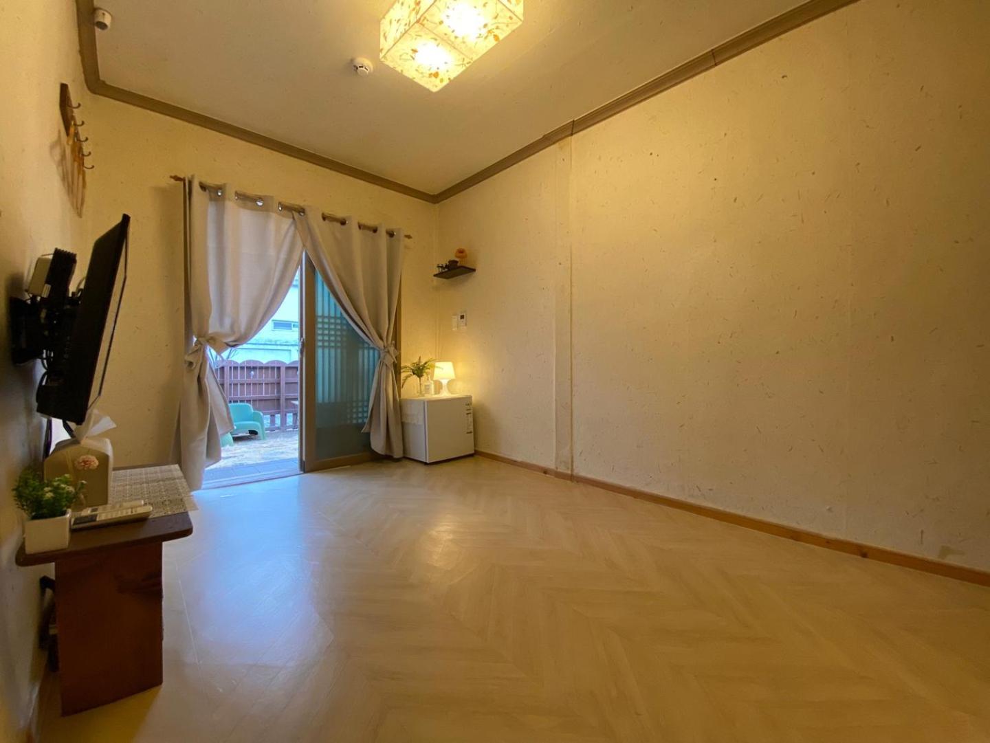 Triple Room with Private Bathroom photo 1