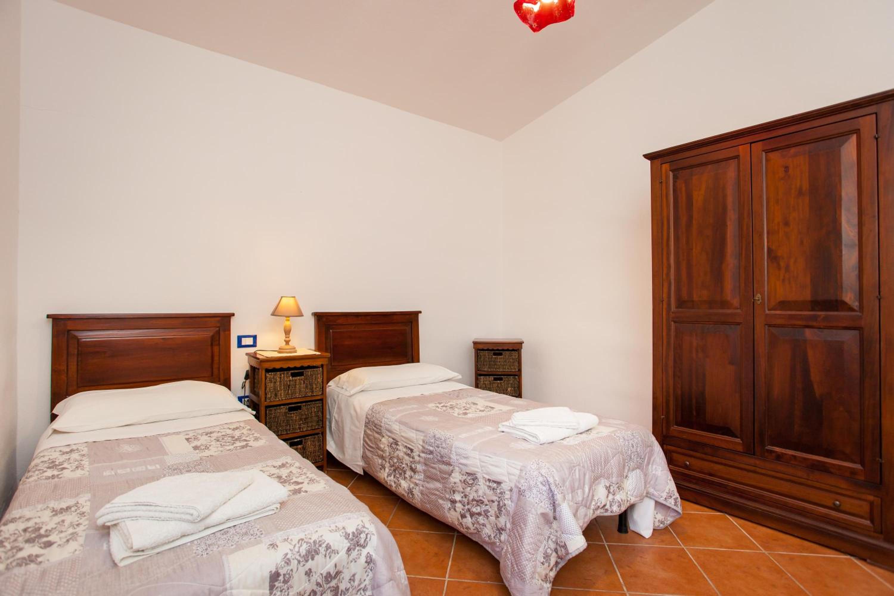 Two-Bedroom House photo 3