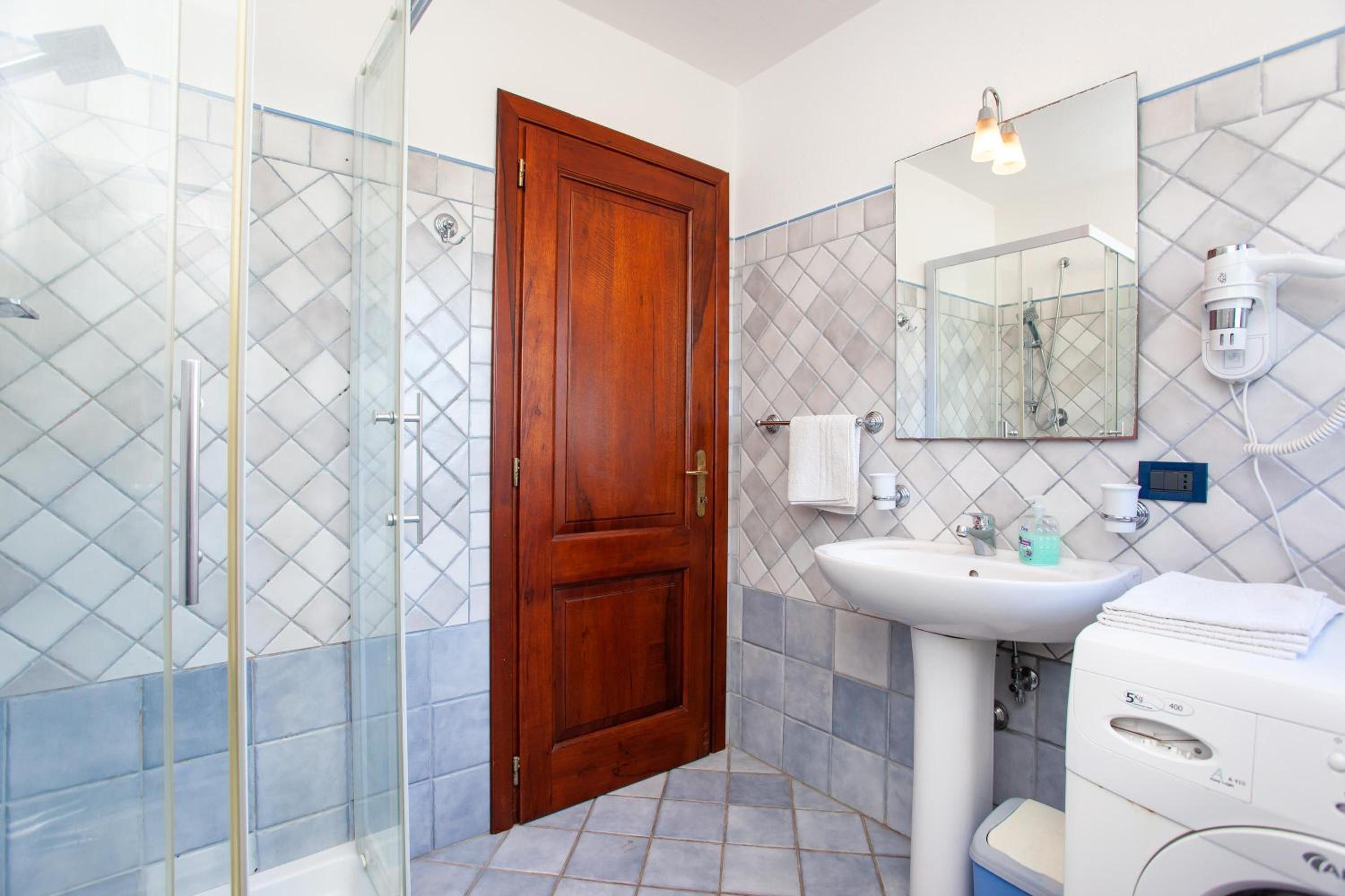 Two-Bedroom House photo 2