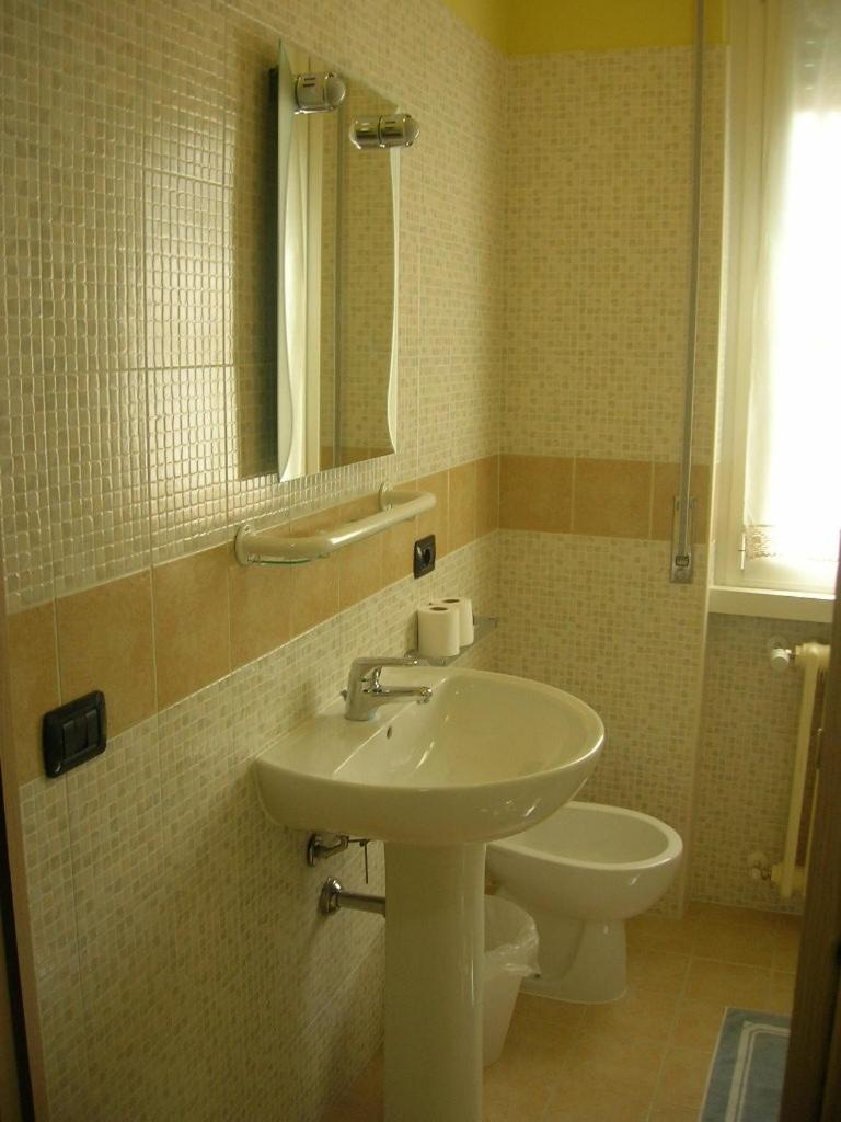 Deluxe Twin Room - Photo 8