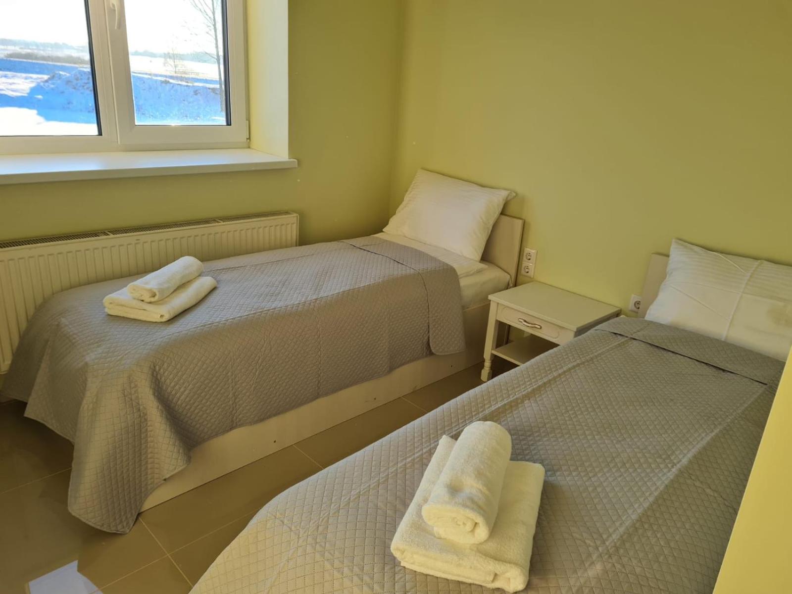 Economy Twin Room - Photo 2