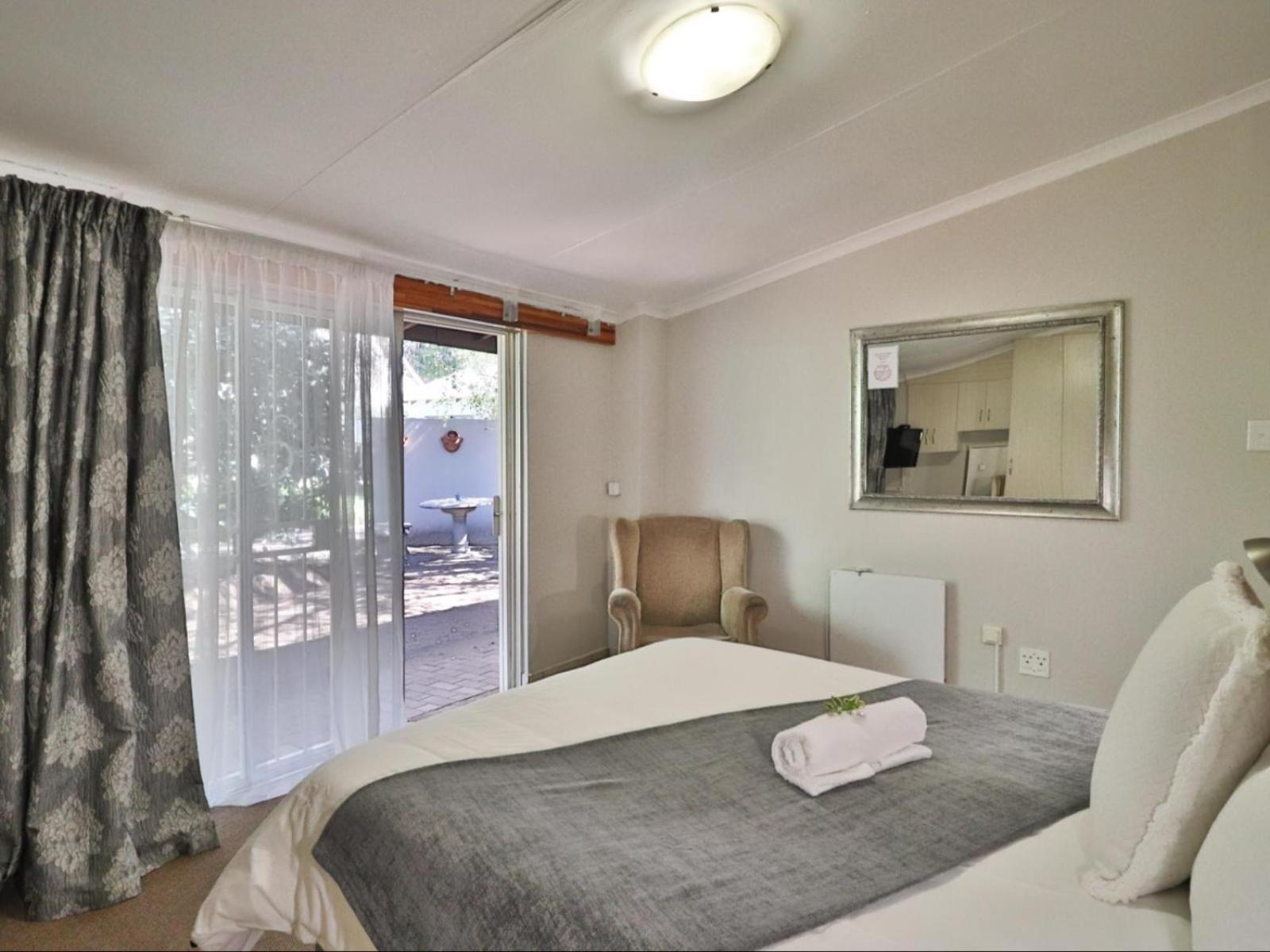 Small Double Room photo 2