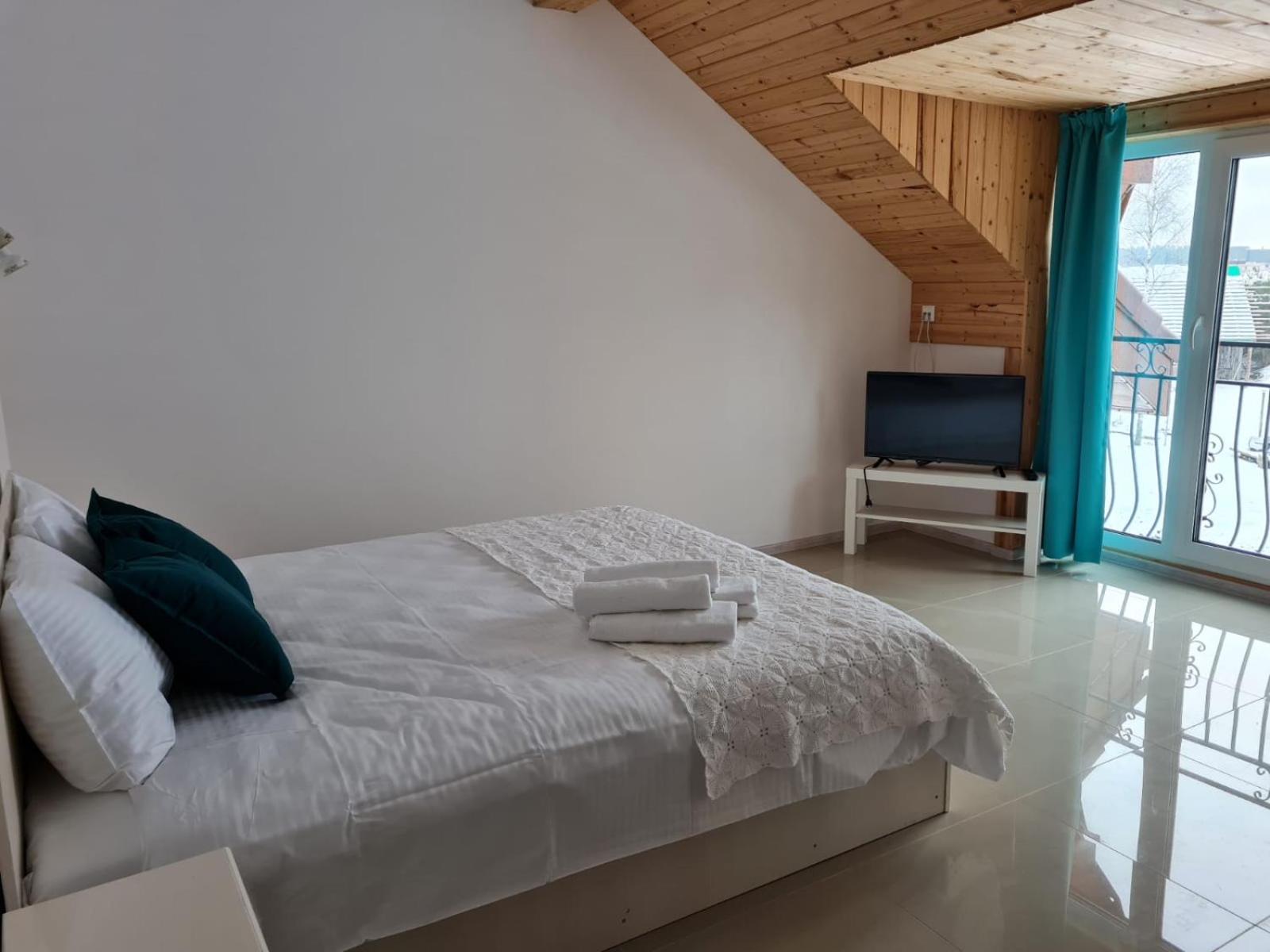 Double Room - Photo 13