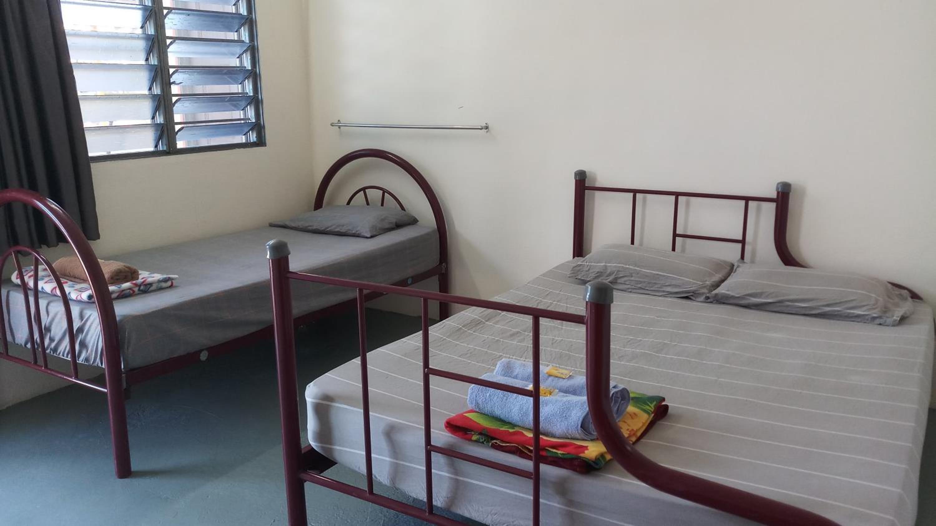 Basic Triple Room with Shared Bathroom