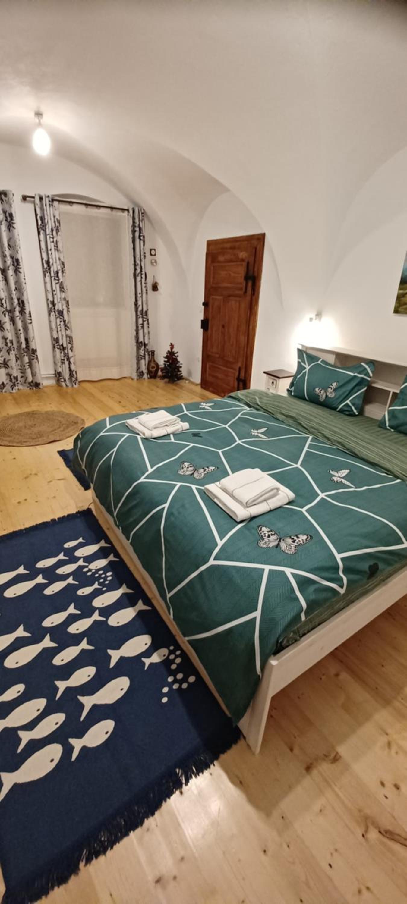 Two-Bedroom Apartment - Photo 40