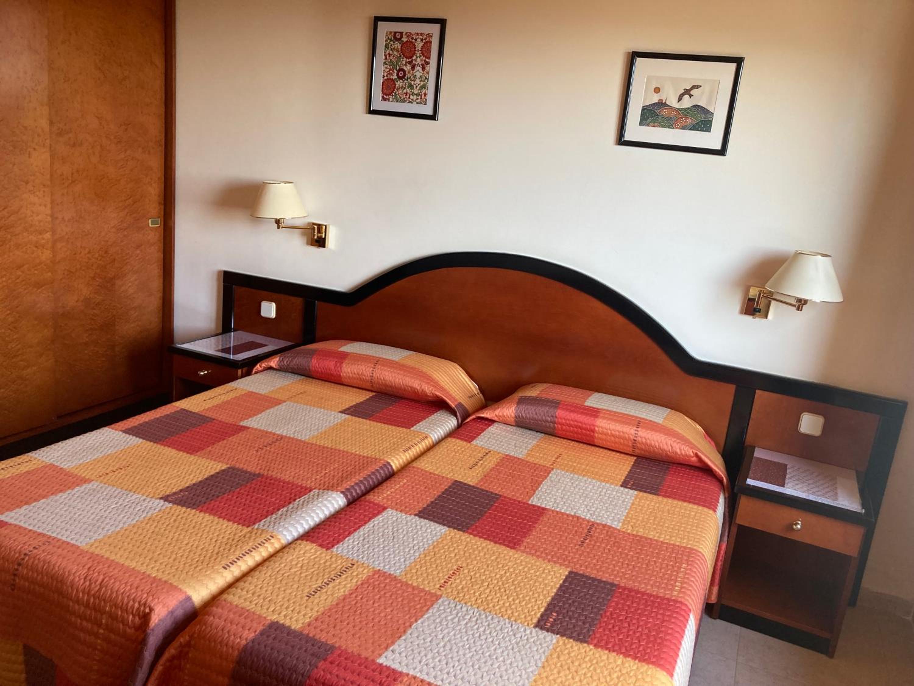 Habitación Doble con Baño Privado