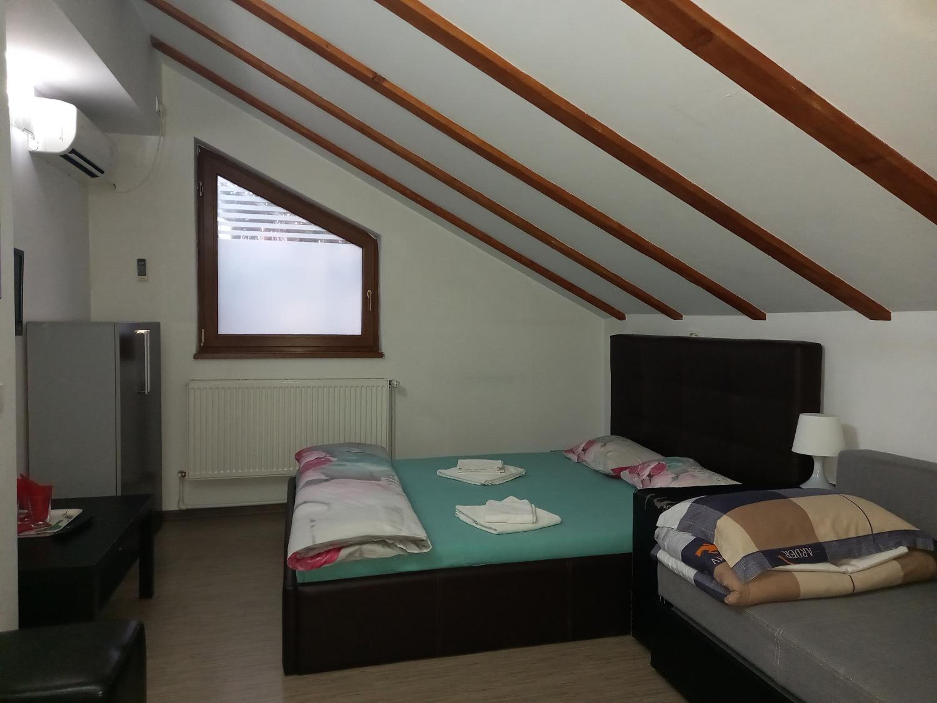 Triple Room - Attic Level - Photo 6