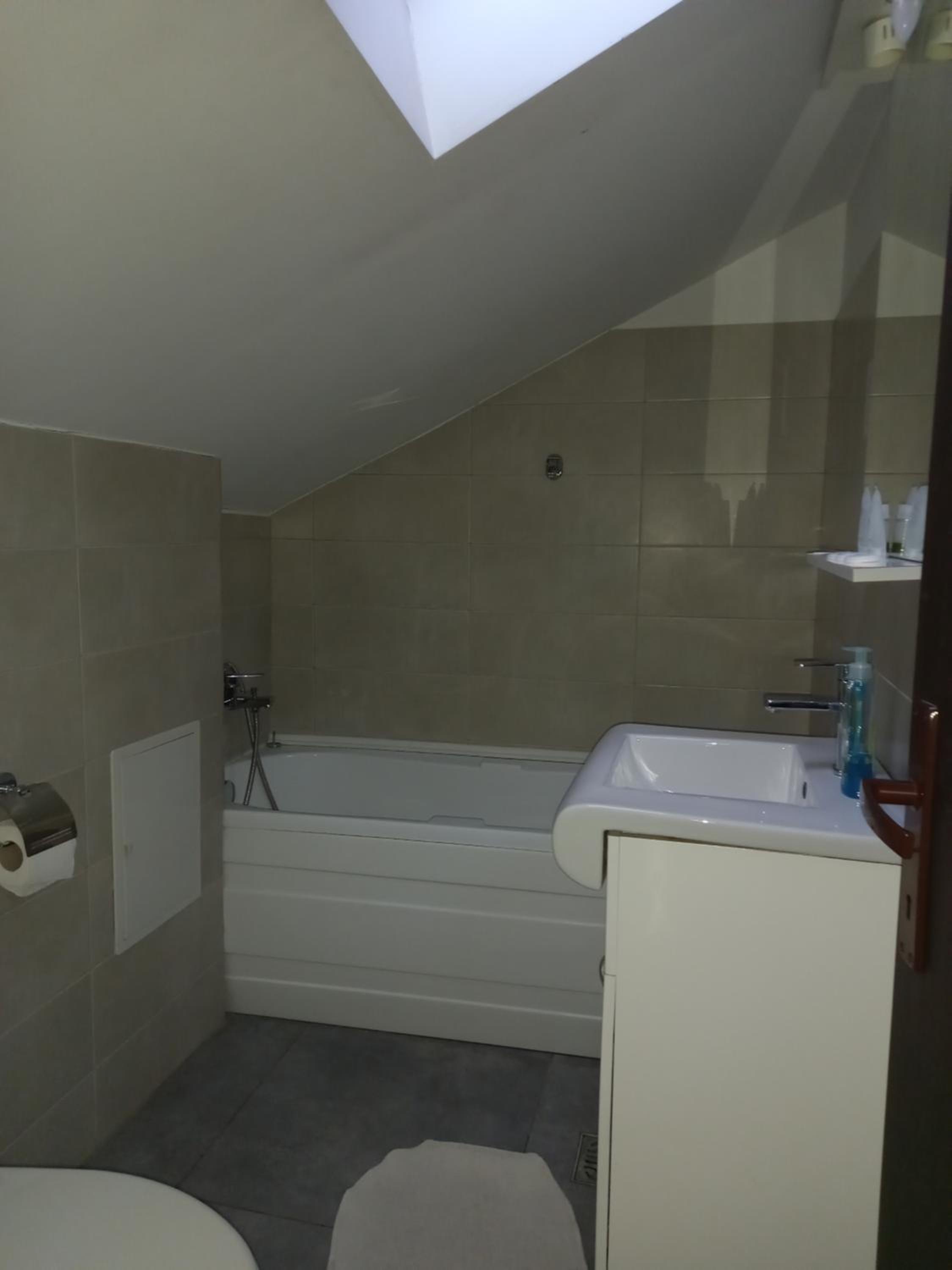 Triple Room - Attic Level - Photo 7