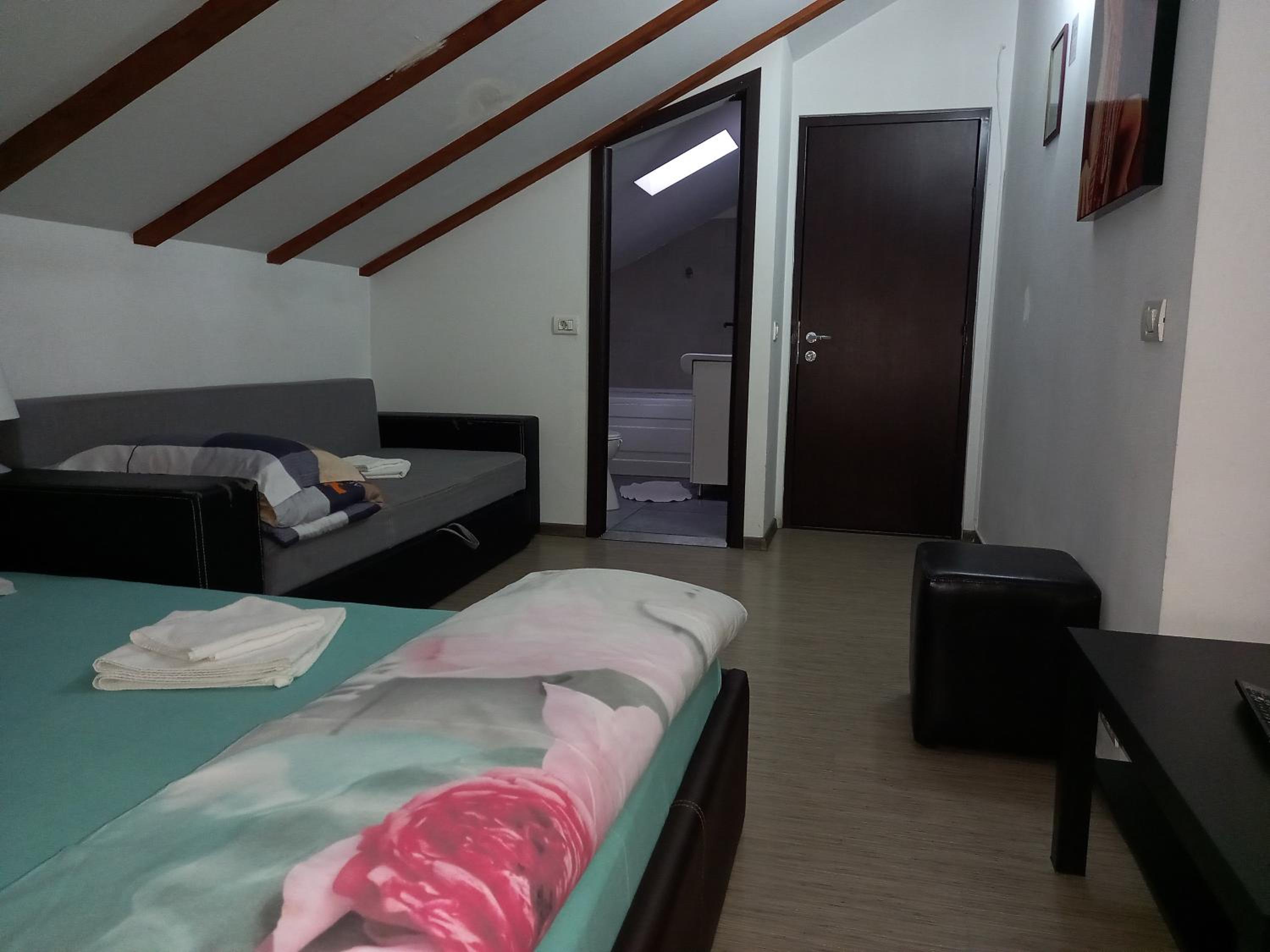 Triple Room - Attic Level - Photo 1