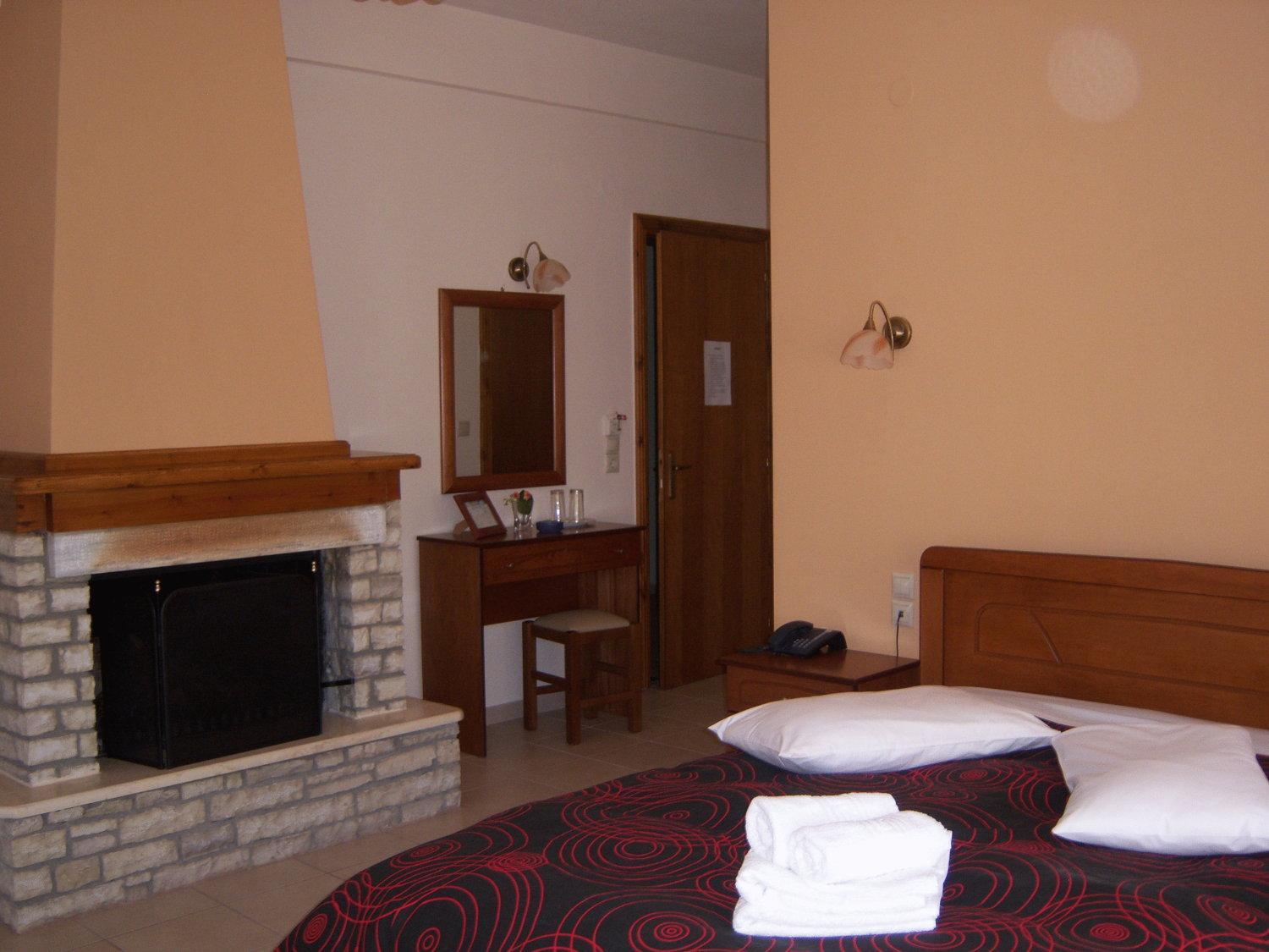 Double or Twin  Room with Fireplace photo 1