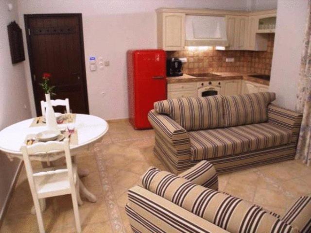 Junior Suite with Fireplace and Spa Bath photo 2