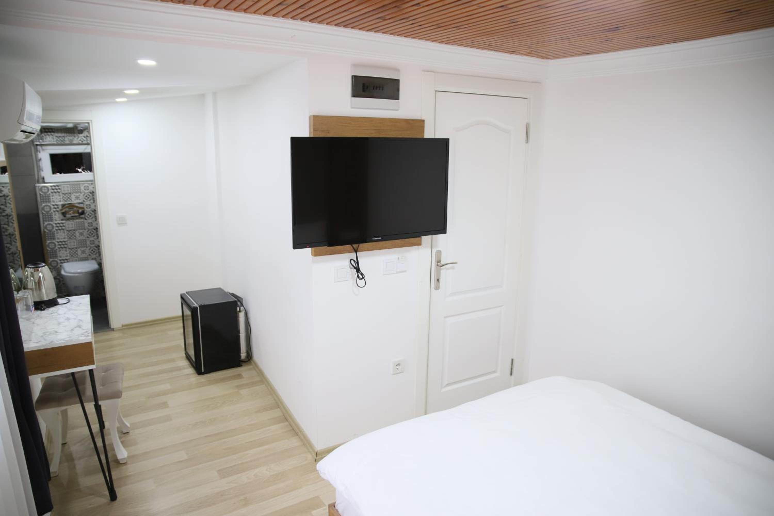 Economy Double Room photo 1